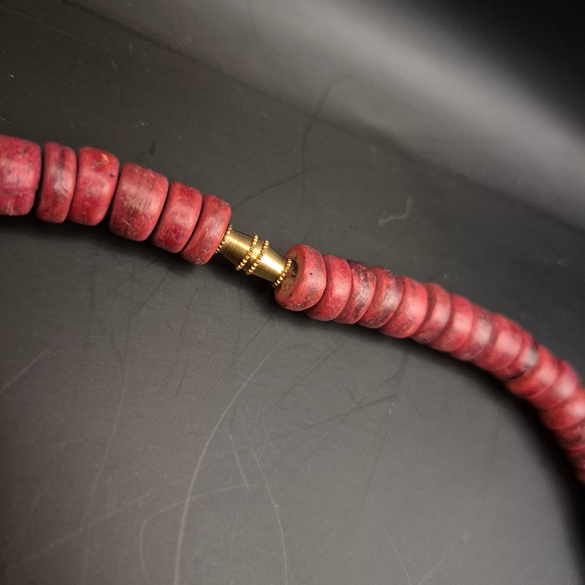 Bunte Statement-Halskette aus Holzperlen - Einzigartiger Vintage-Stil - Bild 6