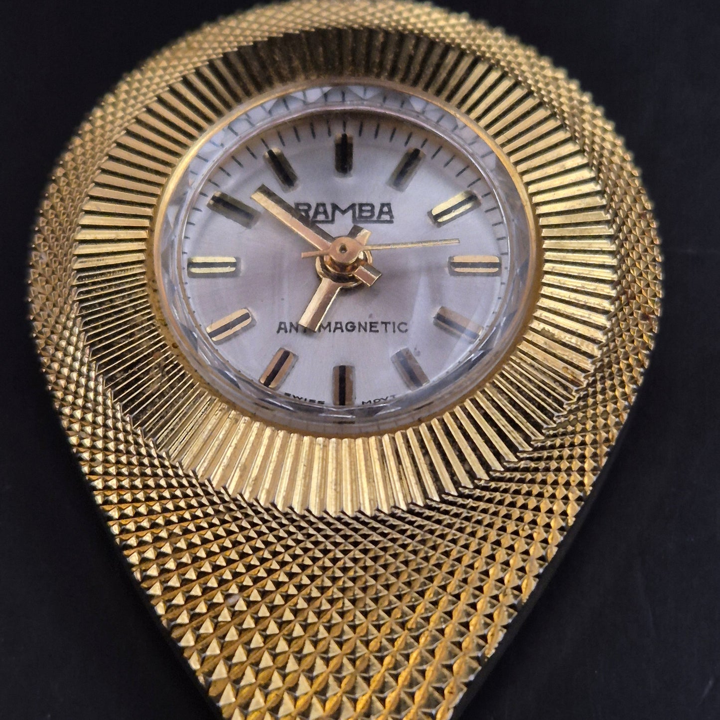 Elegante RAMBA Vintage Anhängeruhr Goldfarben - Swiss Made Quarz Uhr - Bild 2