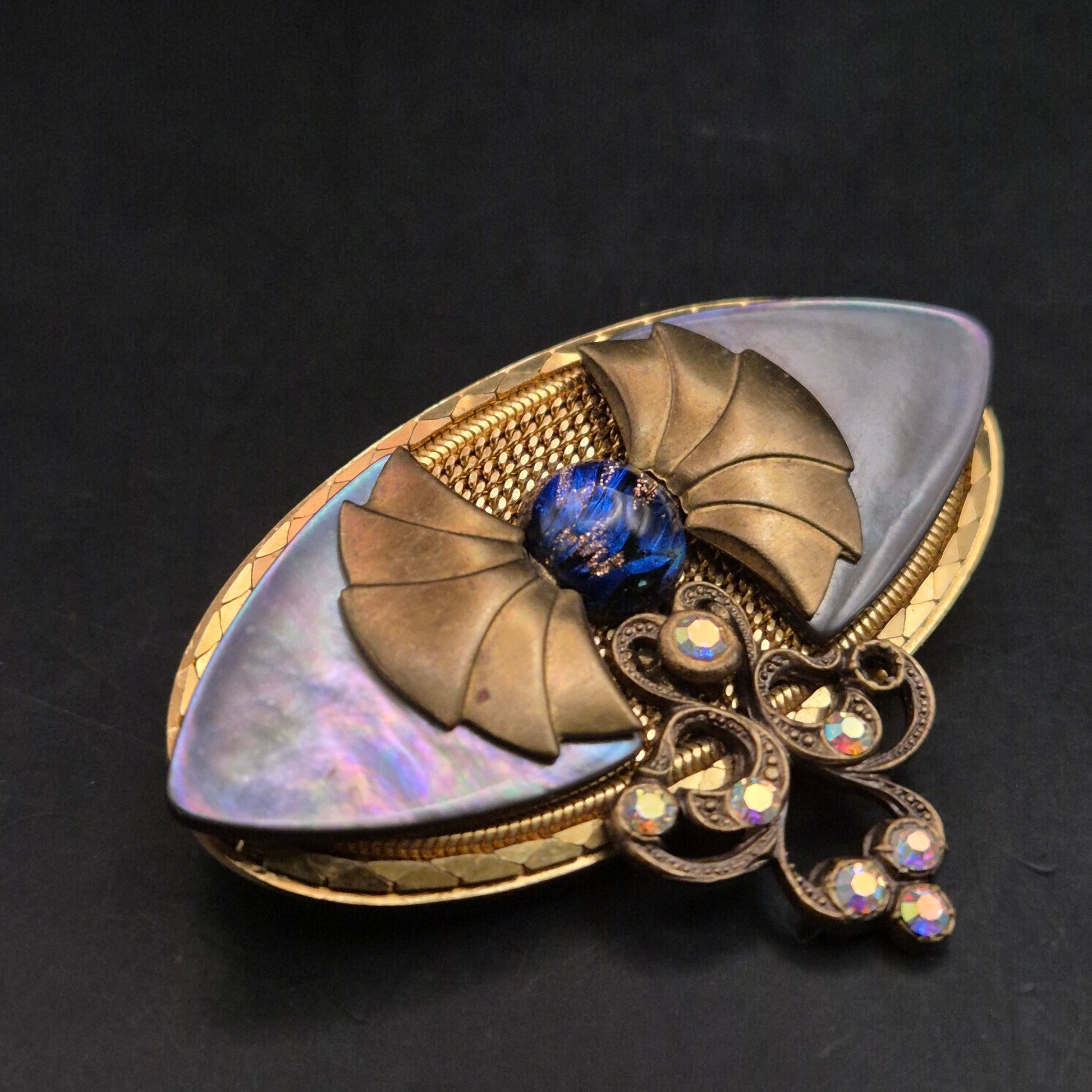 Elegante Vintage Brosche mit schillernder Muschel und Strass - Bild 4