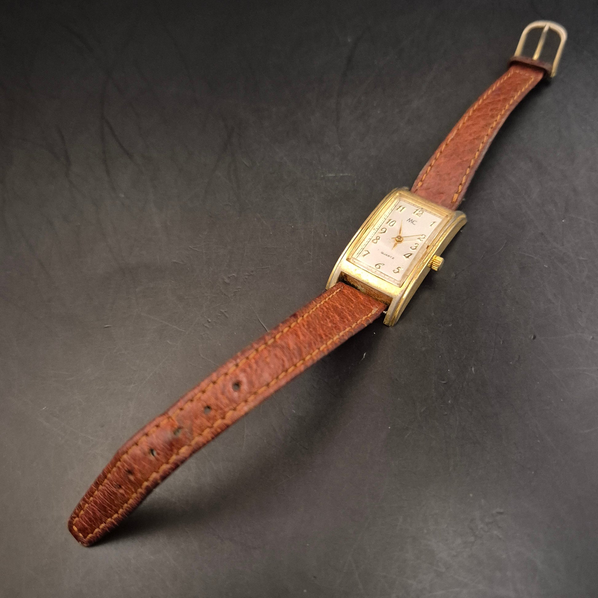 Elegante Vintage Damenuhr MC, Quarz, goldfarben mit braunem Leder - Bild 2