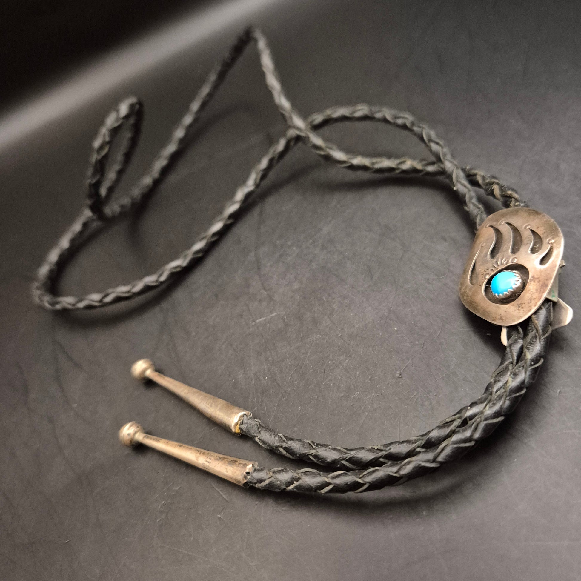 Vintage Bolo Tie mit Bärenpfoten-Design und Türkis – Western-Stil - Bild 3