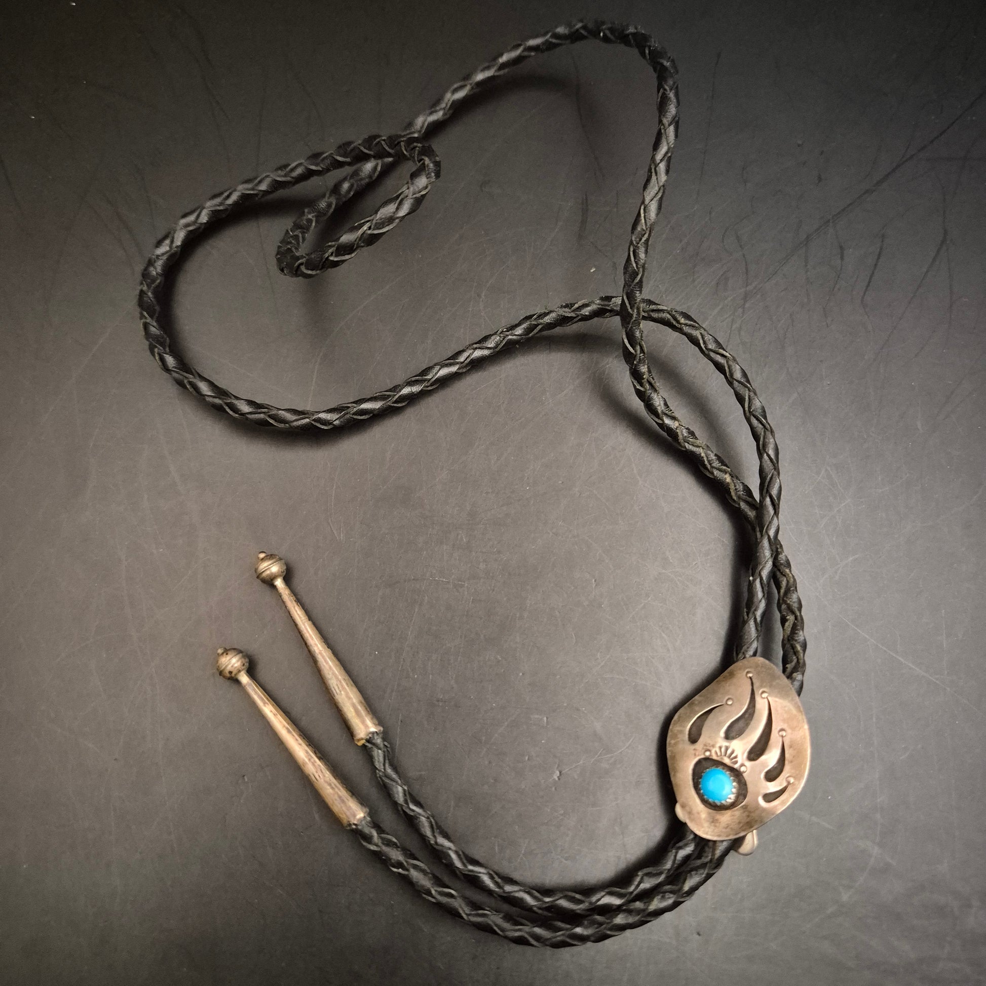 Vintage Bolo Tie mit Bärenpfoten-Design und Türkis – Western-Stil - Bild 6