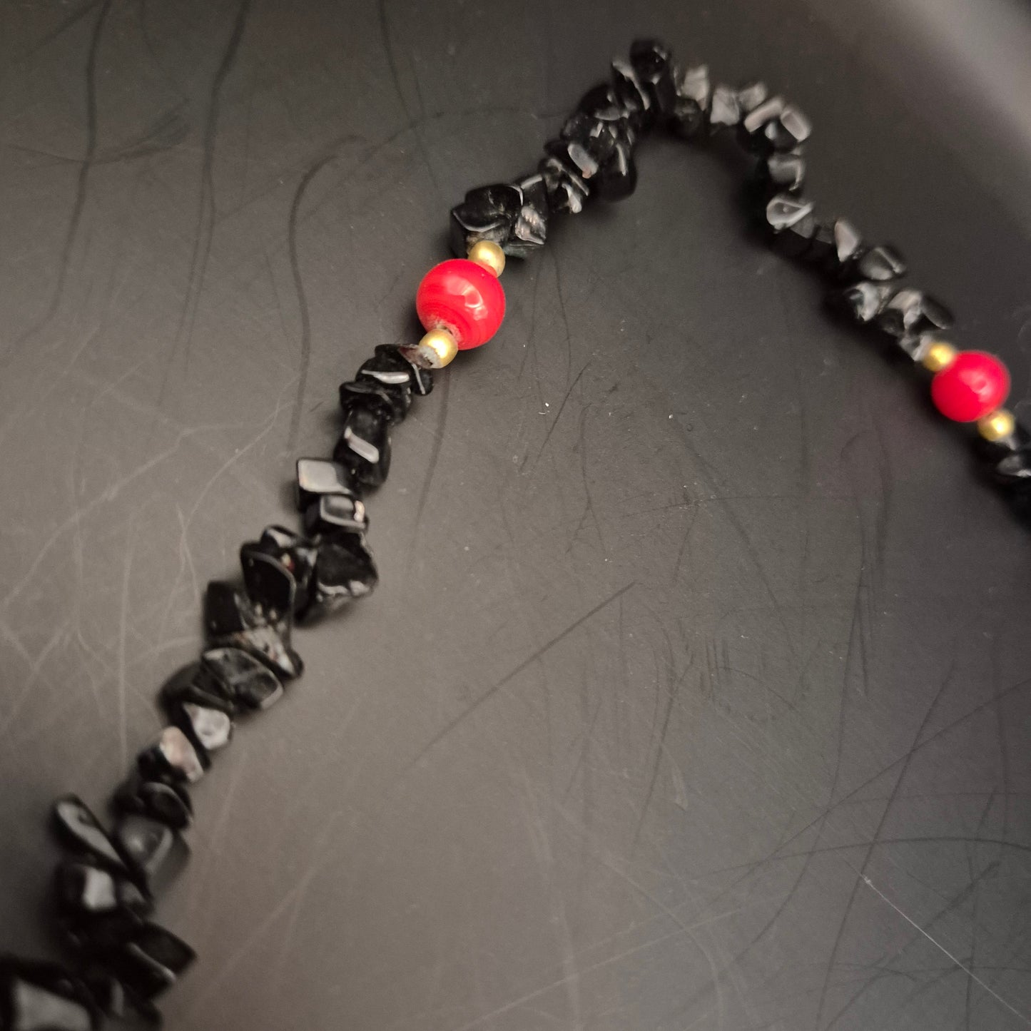 Vintage Halskette mit schwarzen Turmalin-Chips & roten Akzenten - Bild 5
