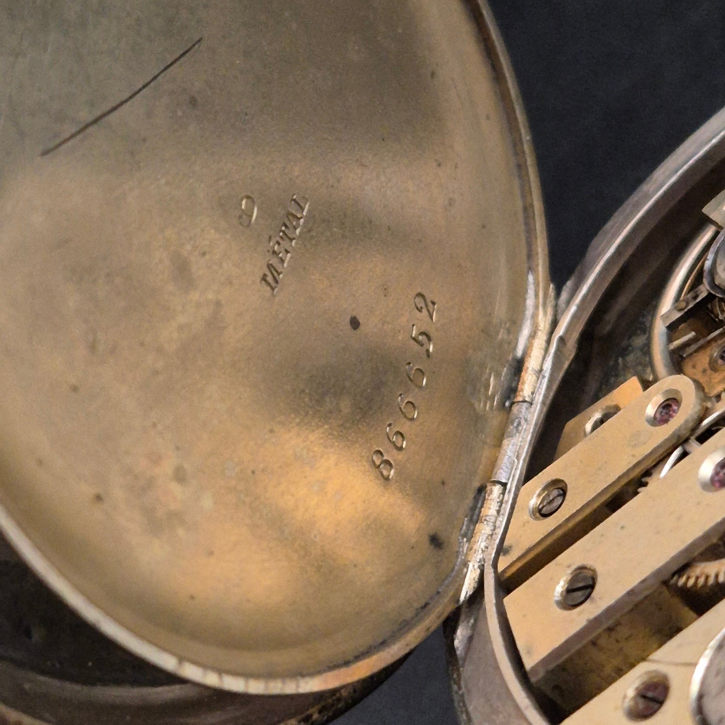 Antike mechanische Taschenuhr – Vintage Sammlerstück mit Patina - Bild 4