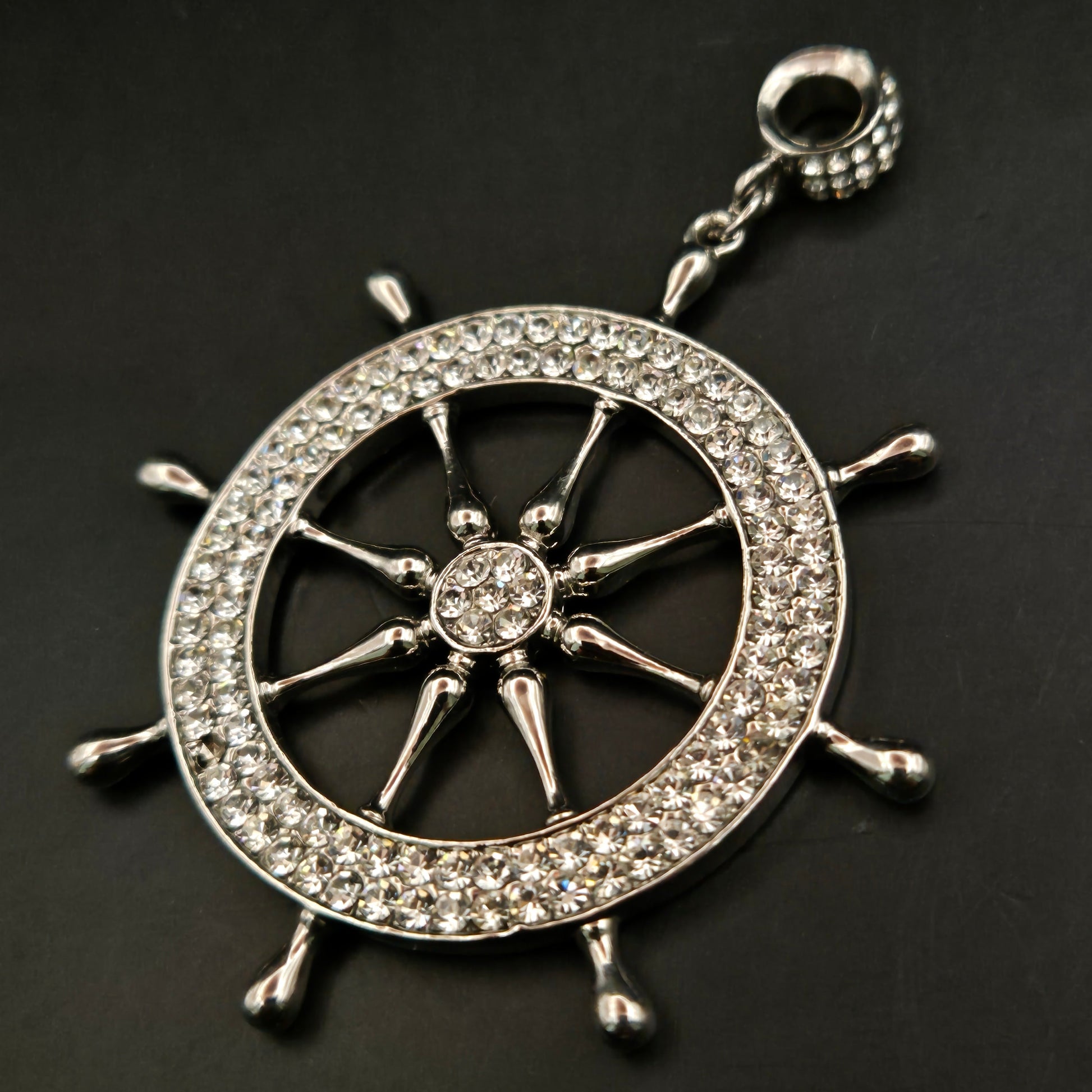 Funkelnder Schiffsrad-Charm Anhänger mit Strass Maritimes Design - Bild 3