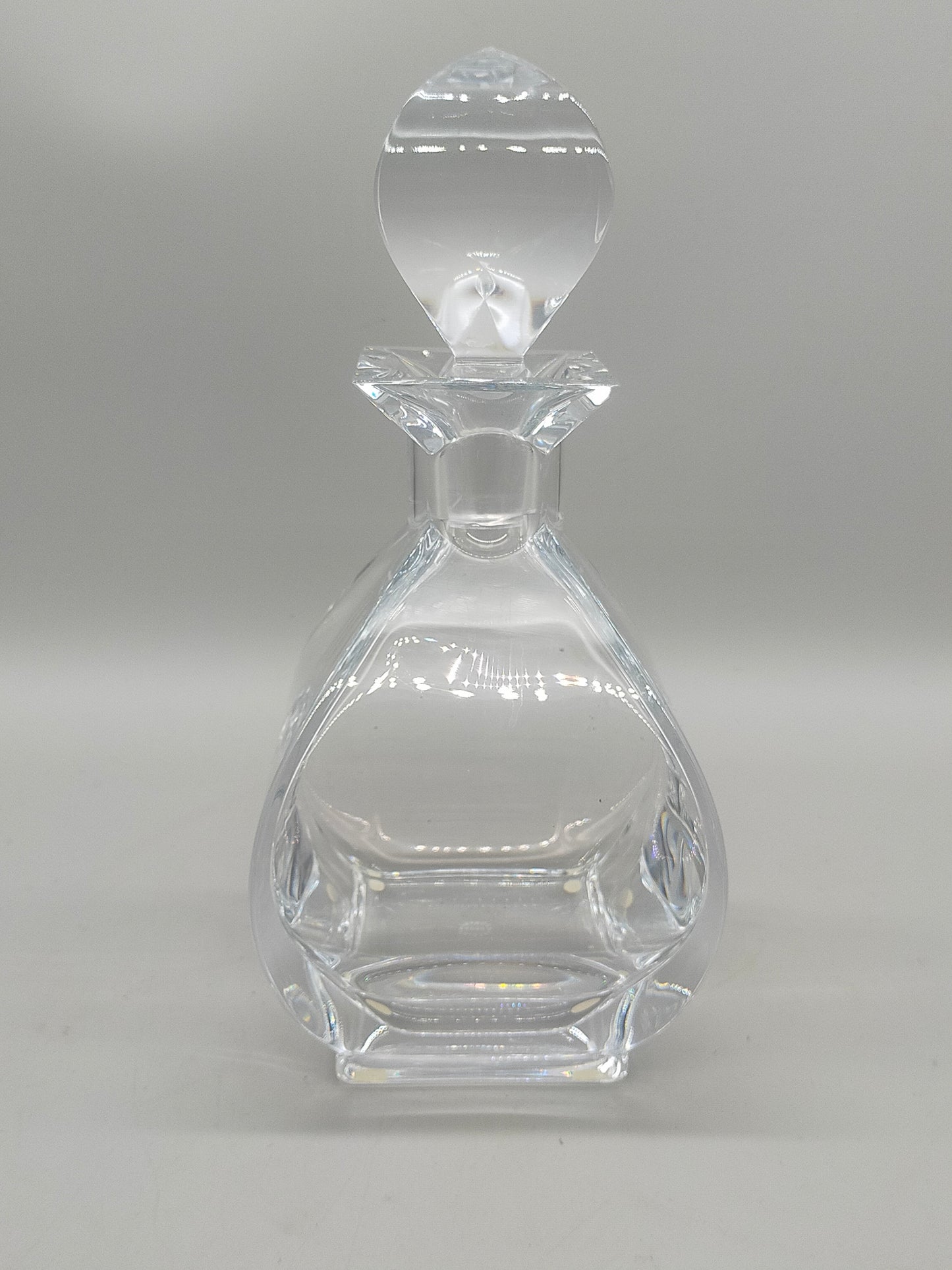 Sevres Kristall Karaffe Frankreich – edles Design mit Facettenschliff