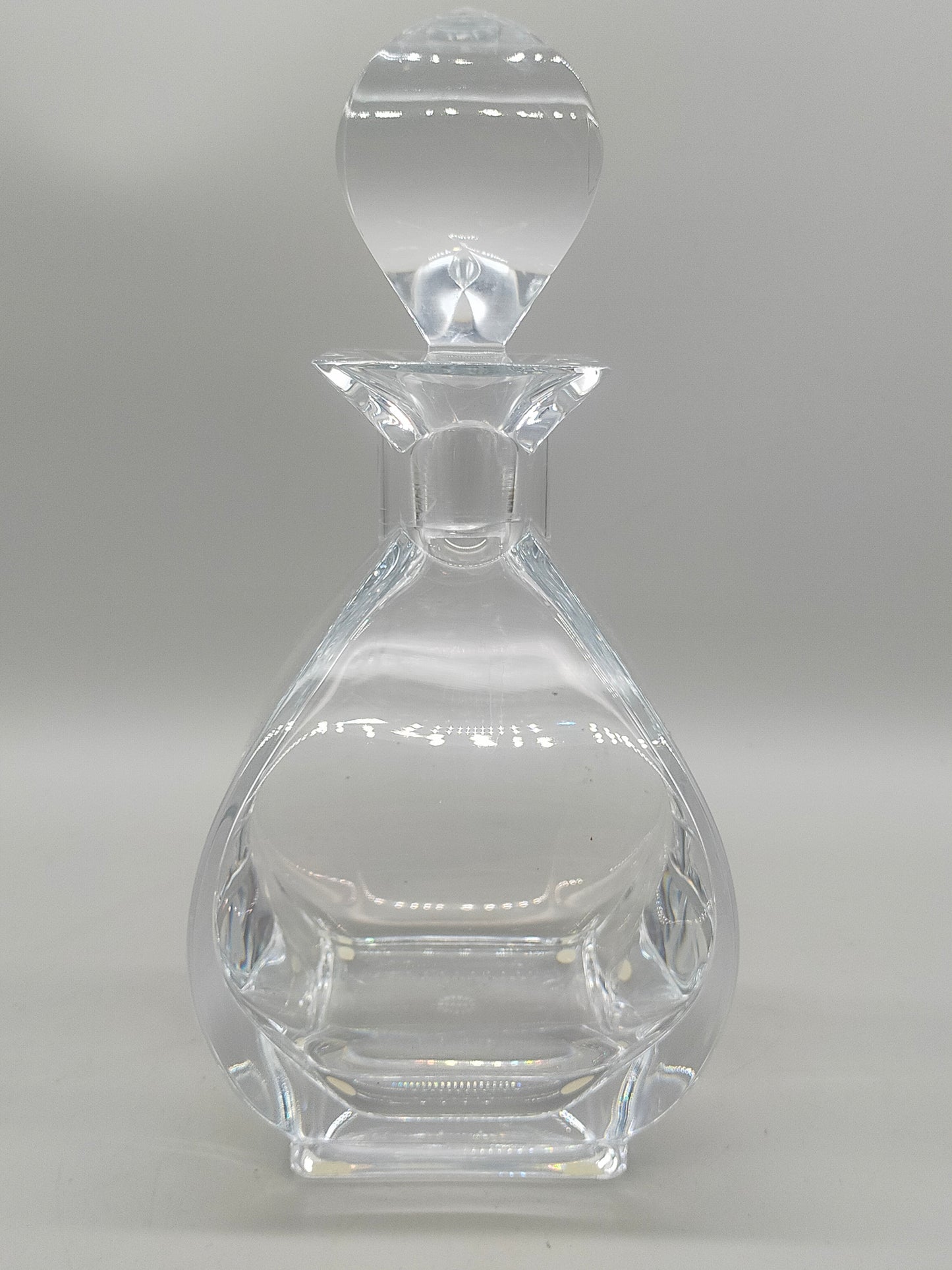 Sevres Kristall Karaffe Frankreich – edles Design mit Facettenschliff