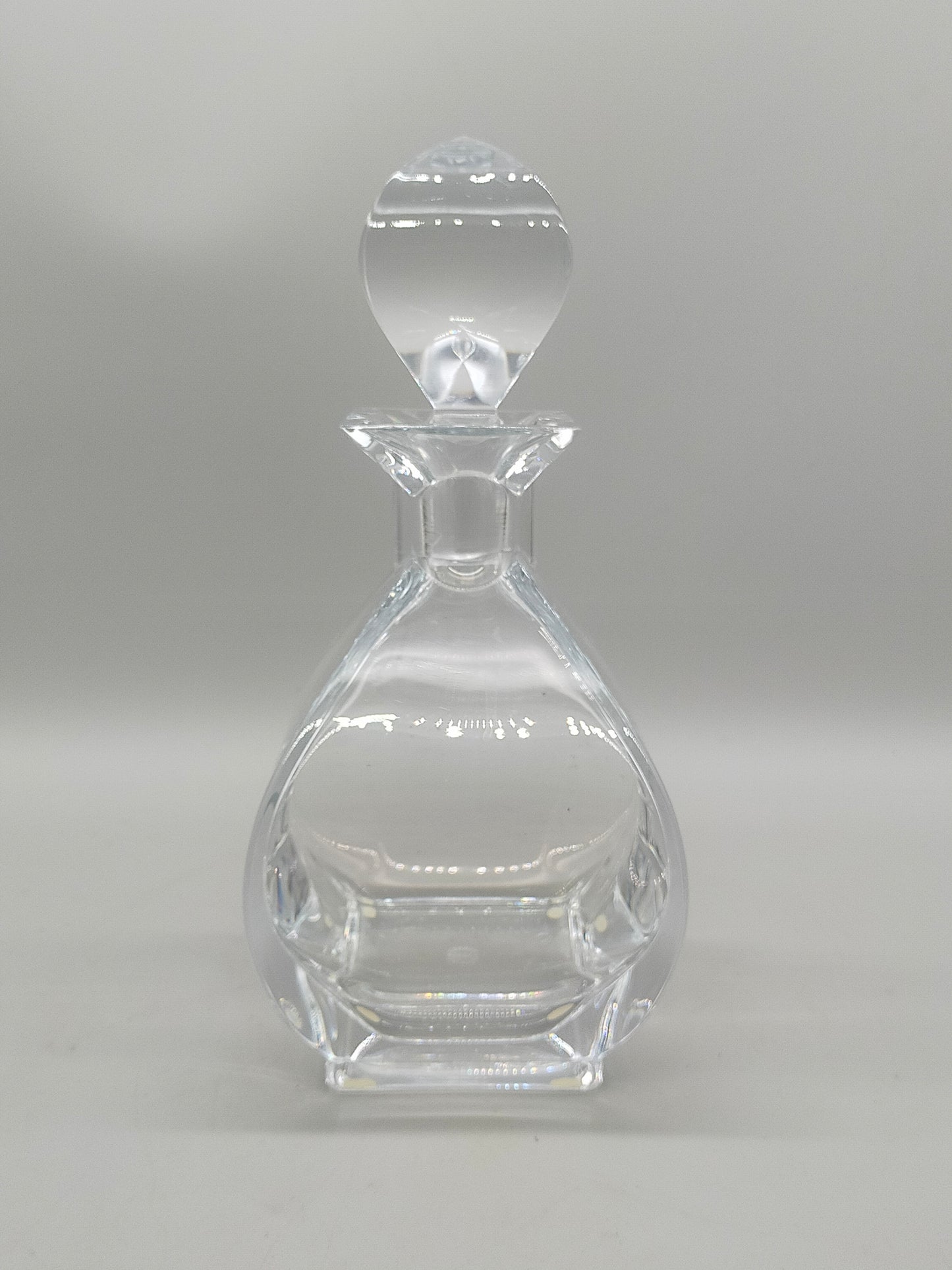 Sevres Kristall Karaffe Frankreich – edles Design mit Facettenschliff