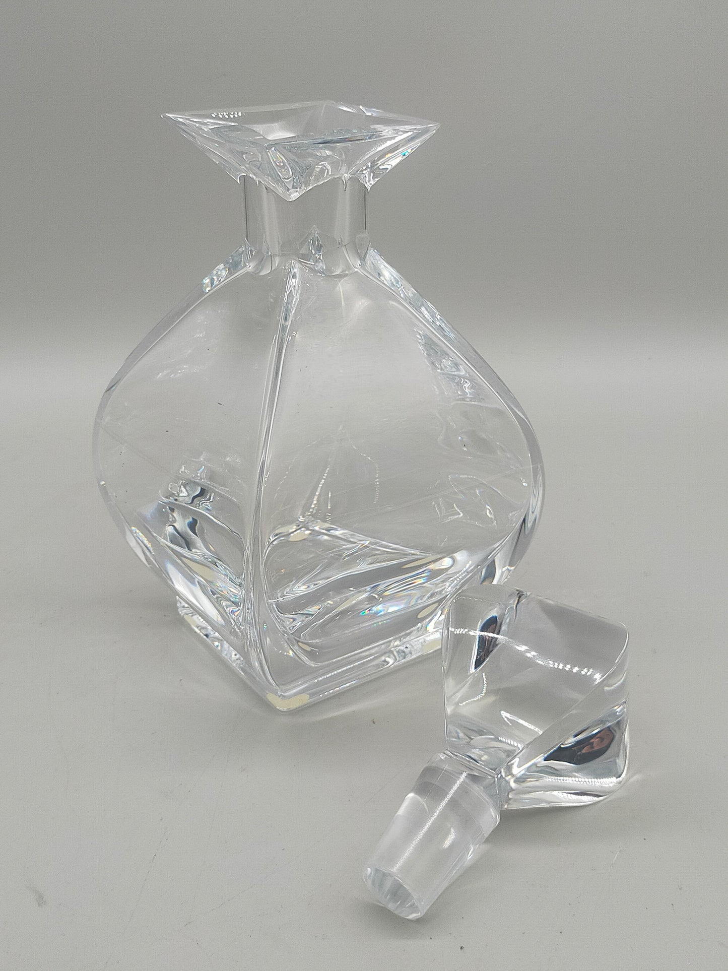Sevres Kristall Karaffe Frankreich – edles Design mit Facettenschliff