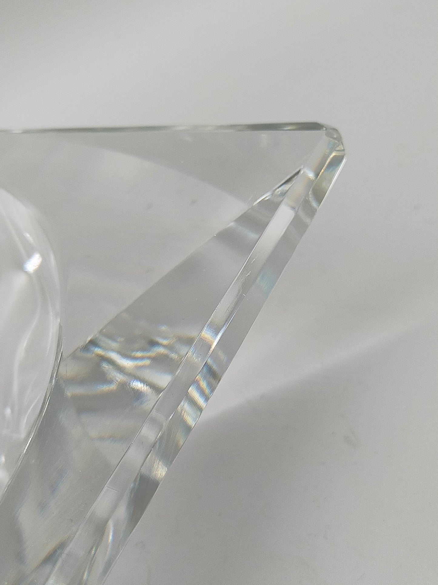 Massive Kristallglas Schale signiert – Modernes Designobjekt