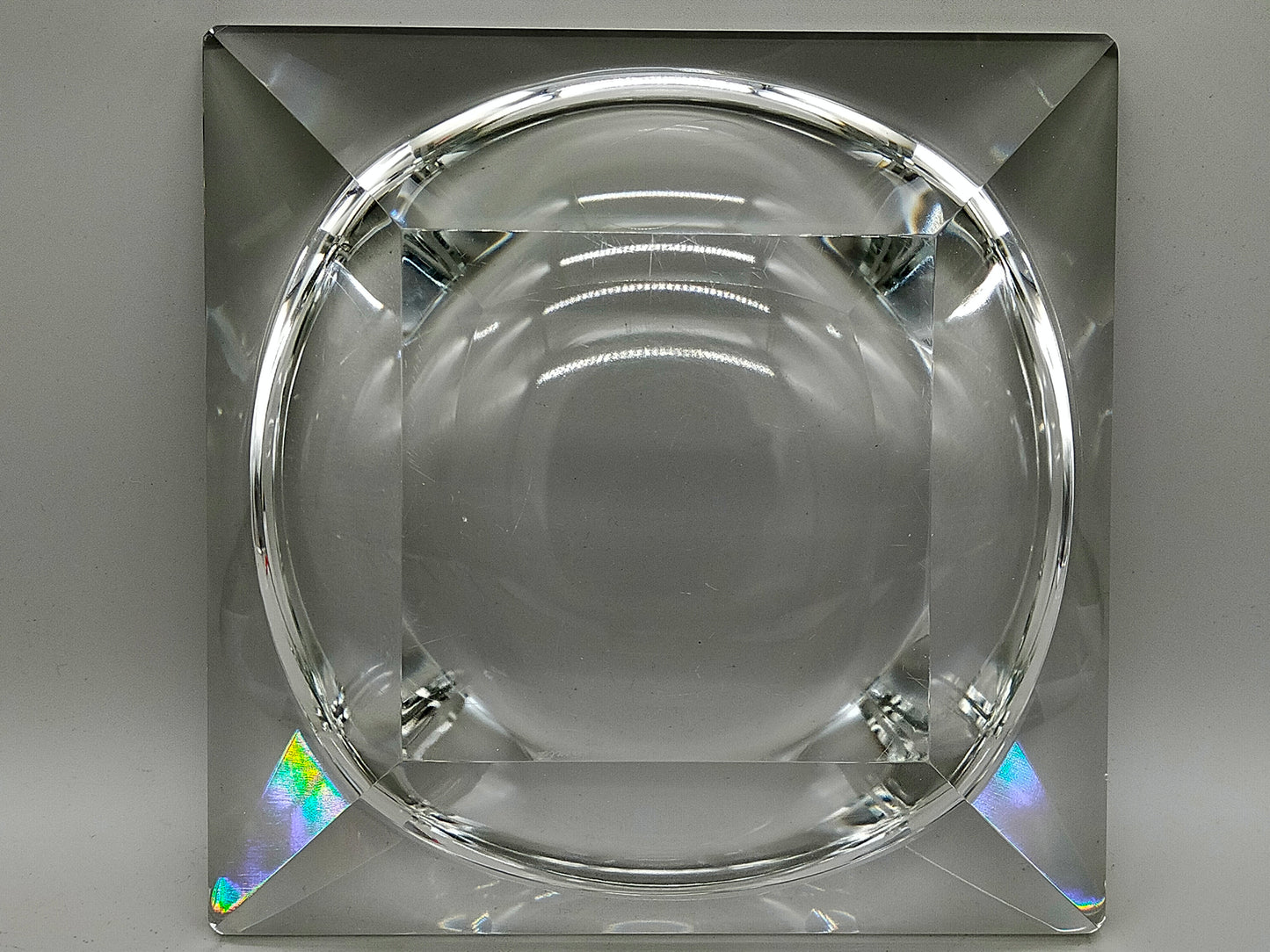 Massive Kristallglas Schale signiert – Modernes Designobjekt