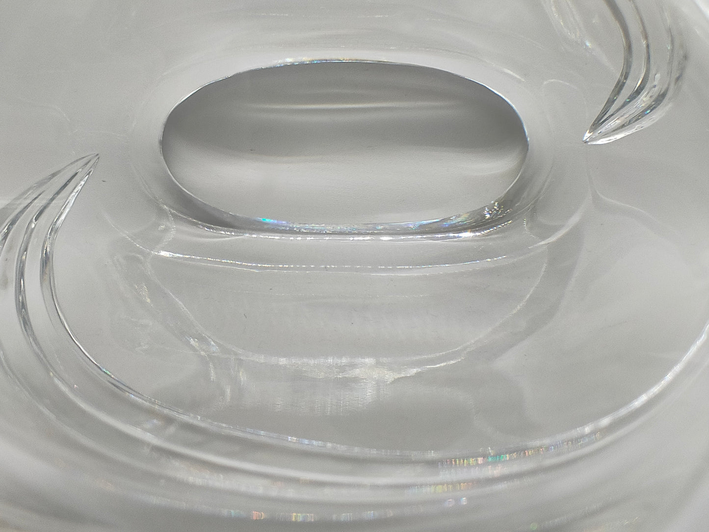Massive Kristallglas Vase mit geschwungenem Design – dekorativ & edel