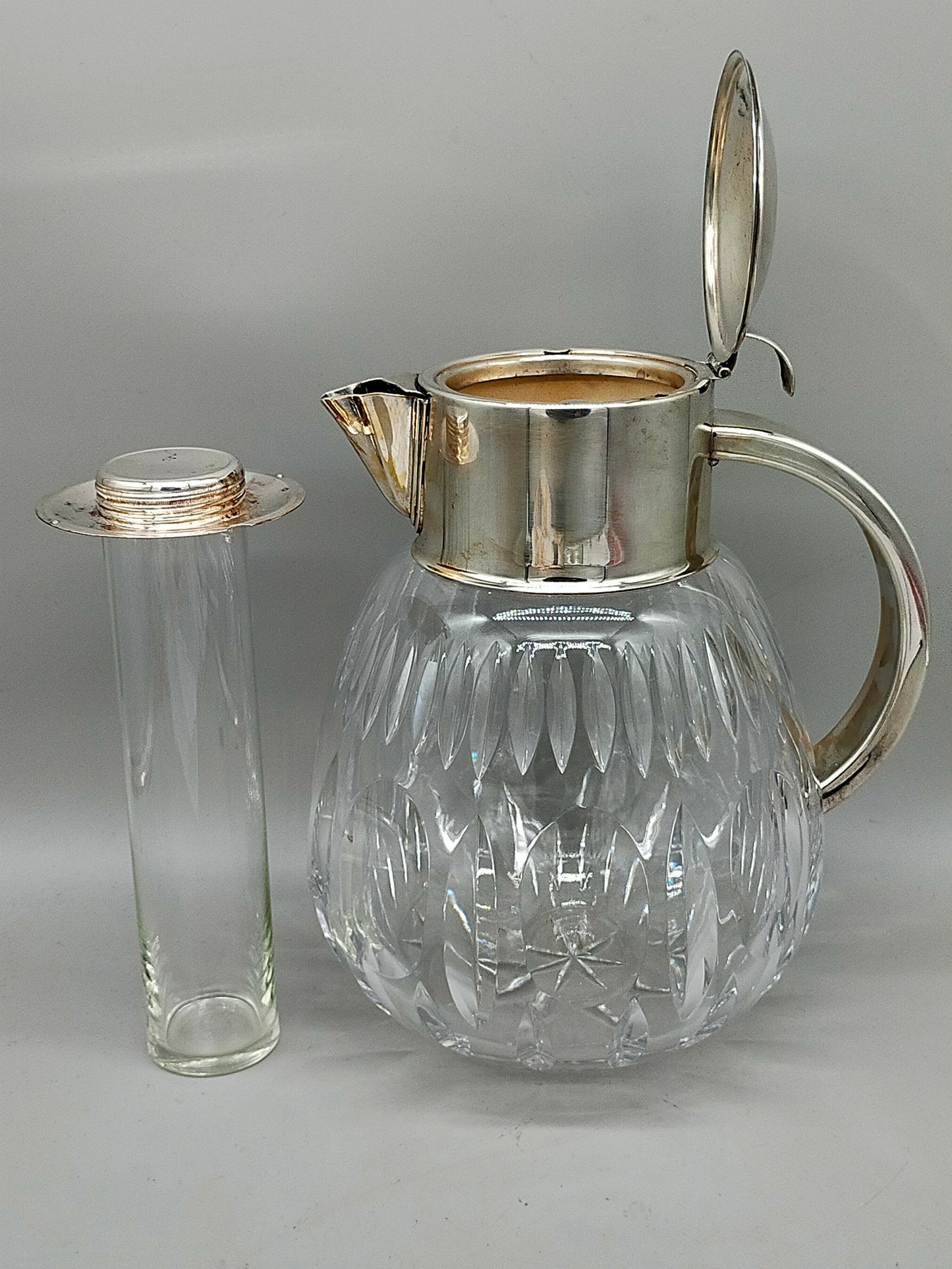 Kristall Glas Karaffe mit Metall Deckel & Einsatz – Vintage Stil