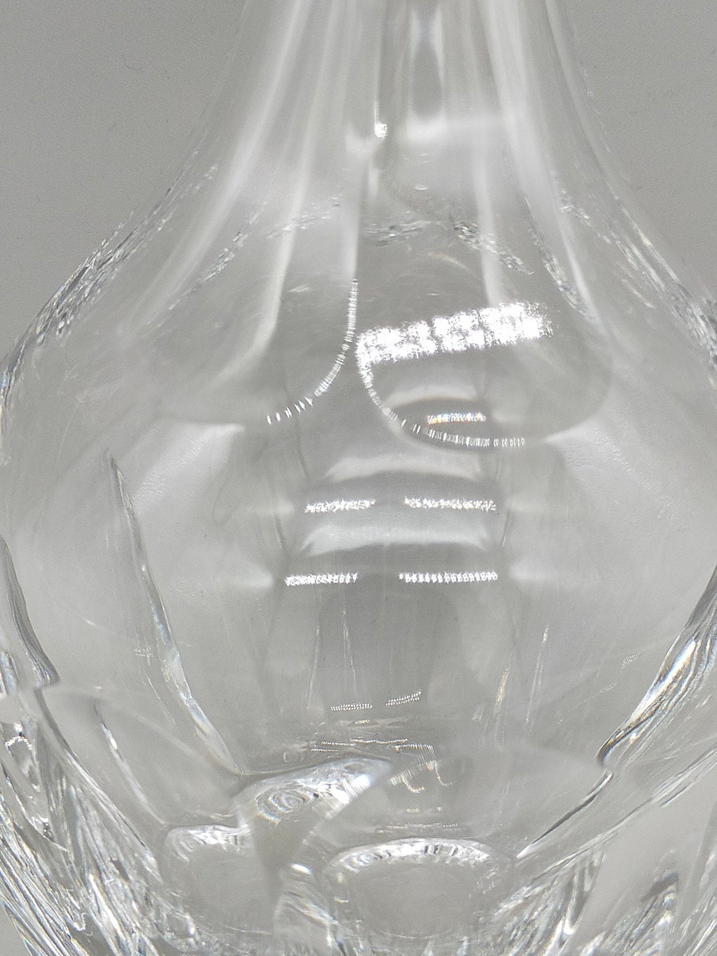 Edle Kristallglas Karaffe mit Stopfen – Klassisches Design