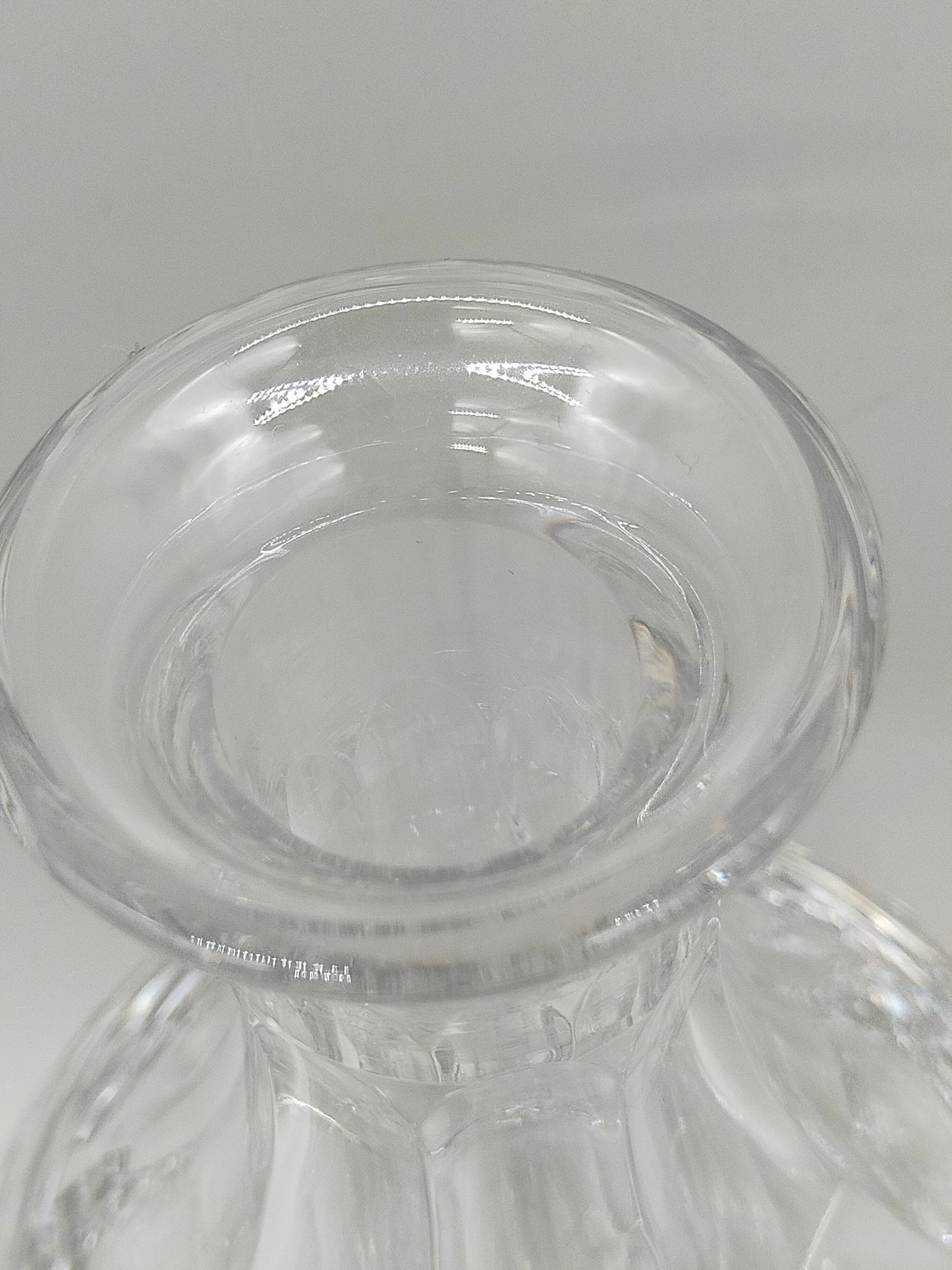 Edle Kristallglas Karaffe mit Stopfen – Klassisches Design