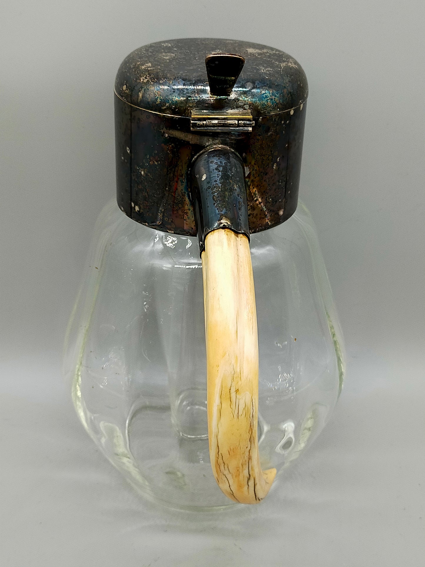 Vintage Glas Karaffe mit Einsatz & Horn Griff – Dekorativ