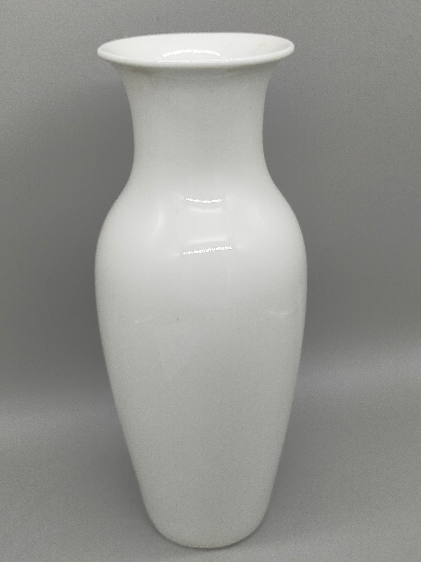 Edle KPM Berlin Porzellan Vase in Weiß – Klassische Balusterform