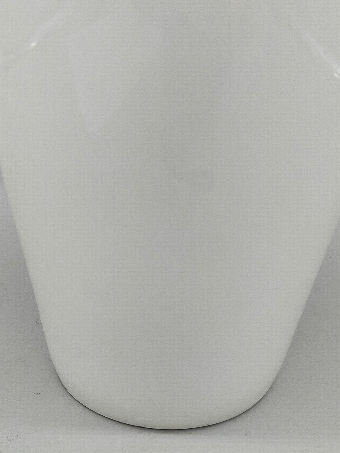 Edle KPM Berlin Porzellan Vase in Weiß – Klassische Balusterform