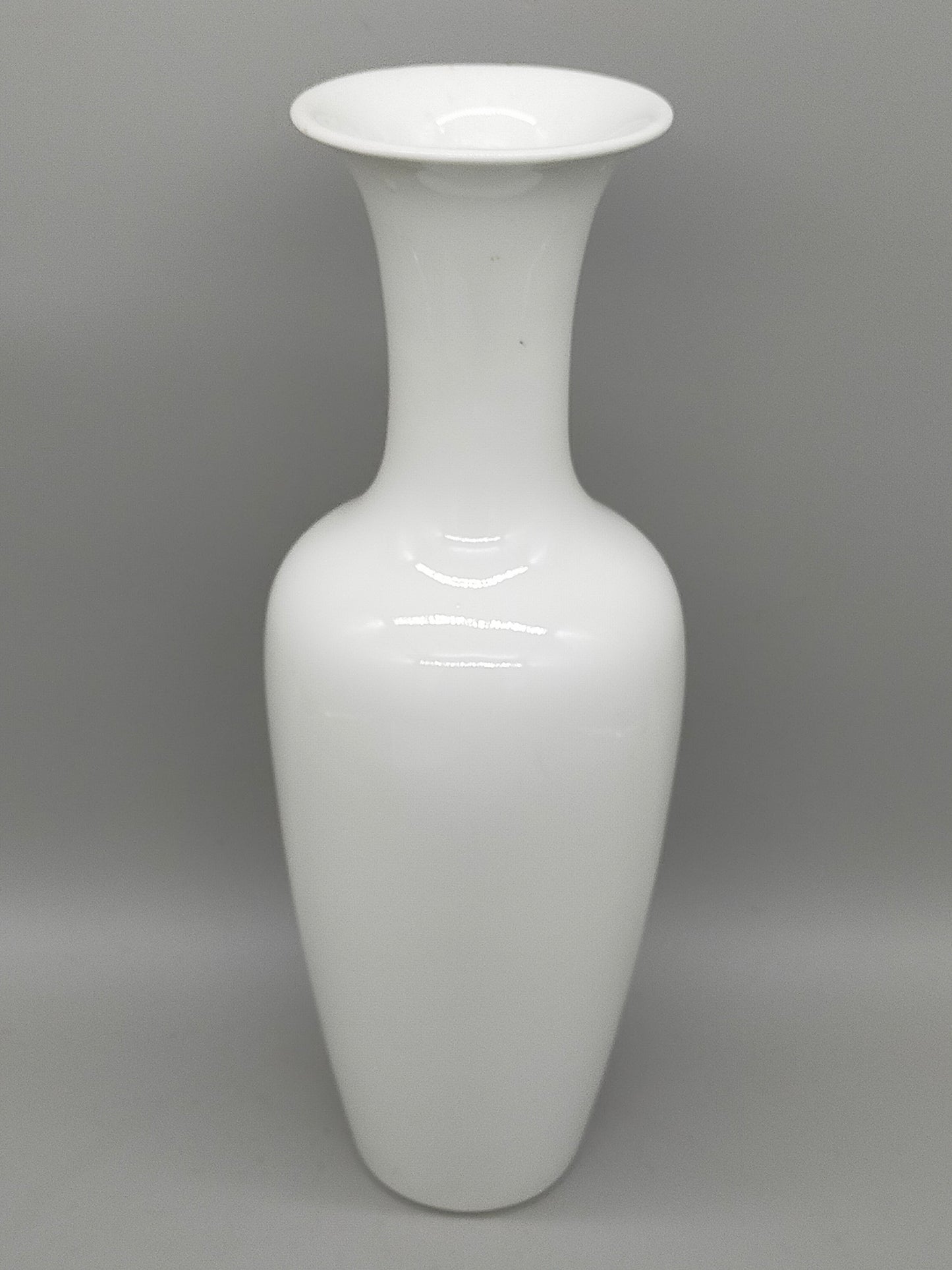 Exklusive KPM Berlin Porzellan Vase in Weiß – Elegante