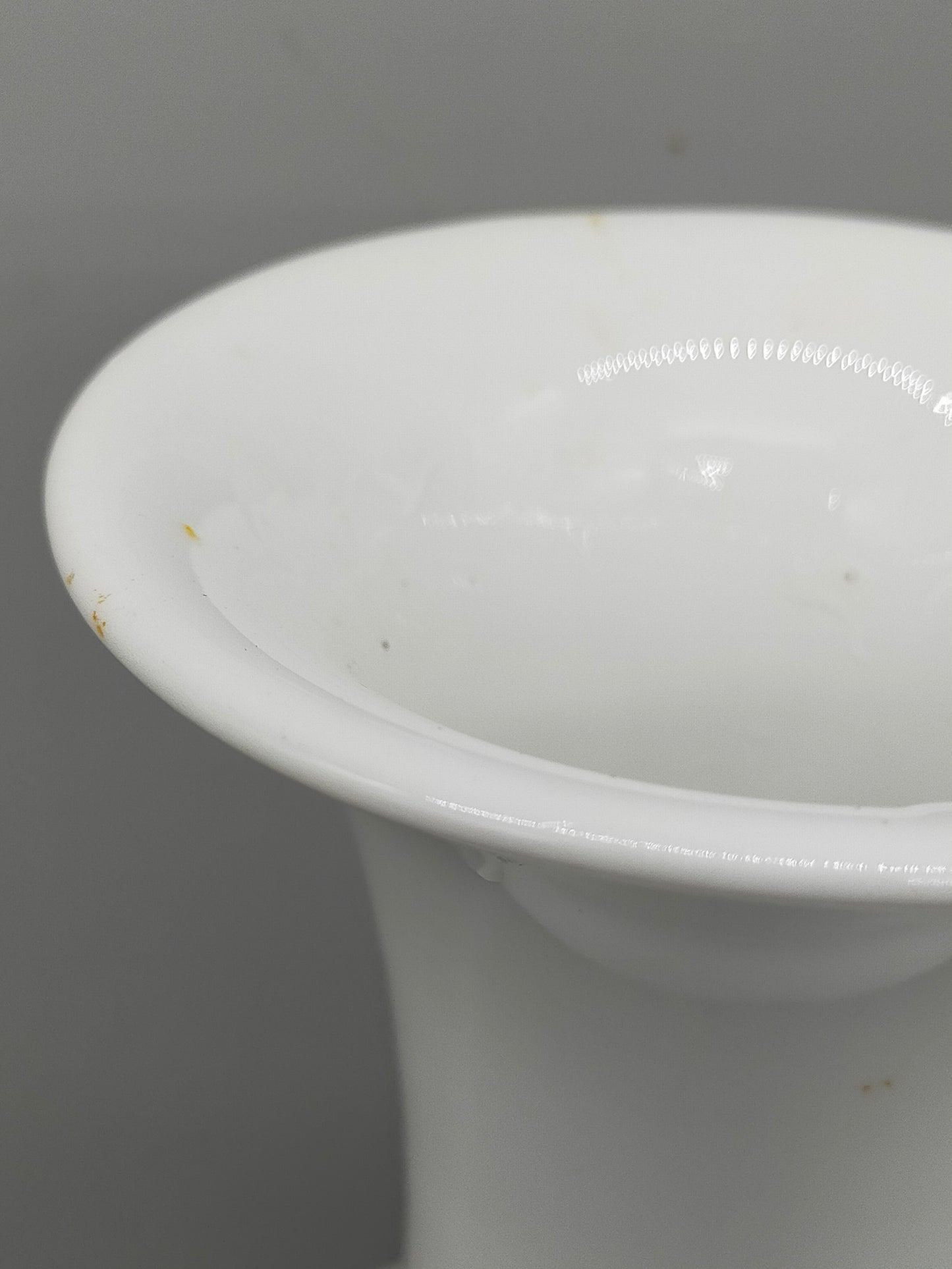 Exklusive KPM Berlin Porzellan Vase in Weiß – Elegante