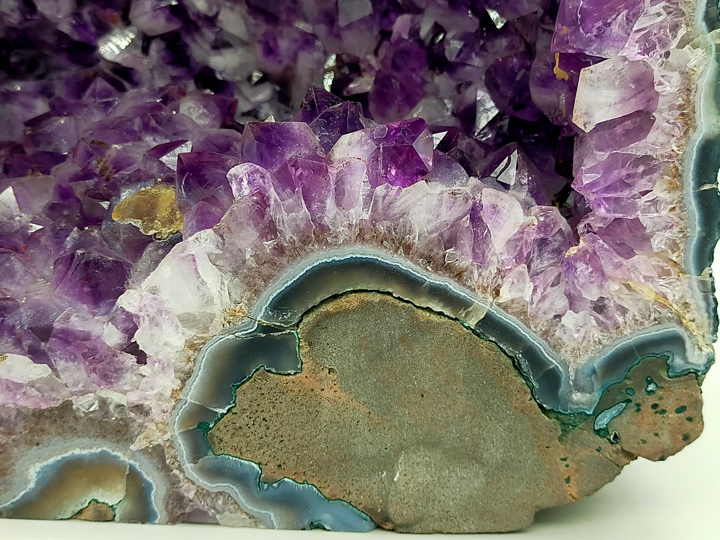 Große Amethyst Druse Geode Kristall violett Naturstein Dekoration