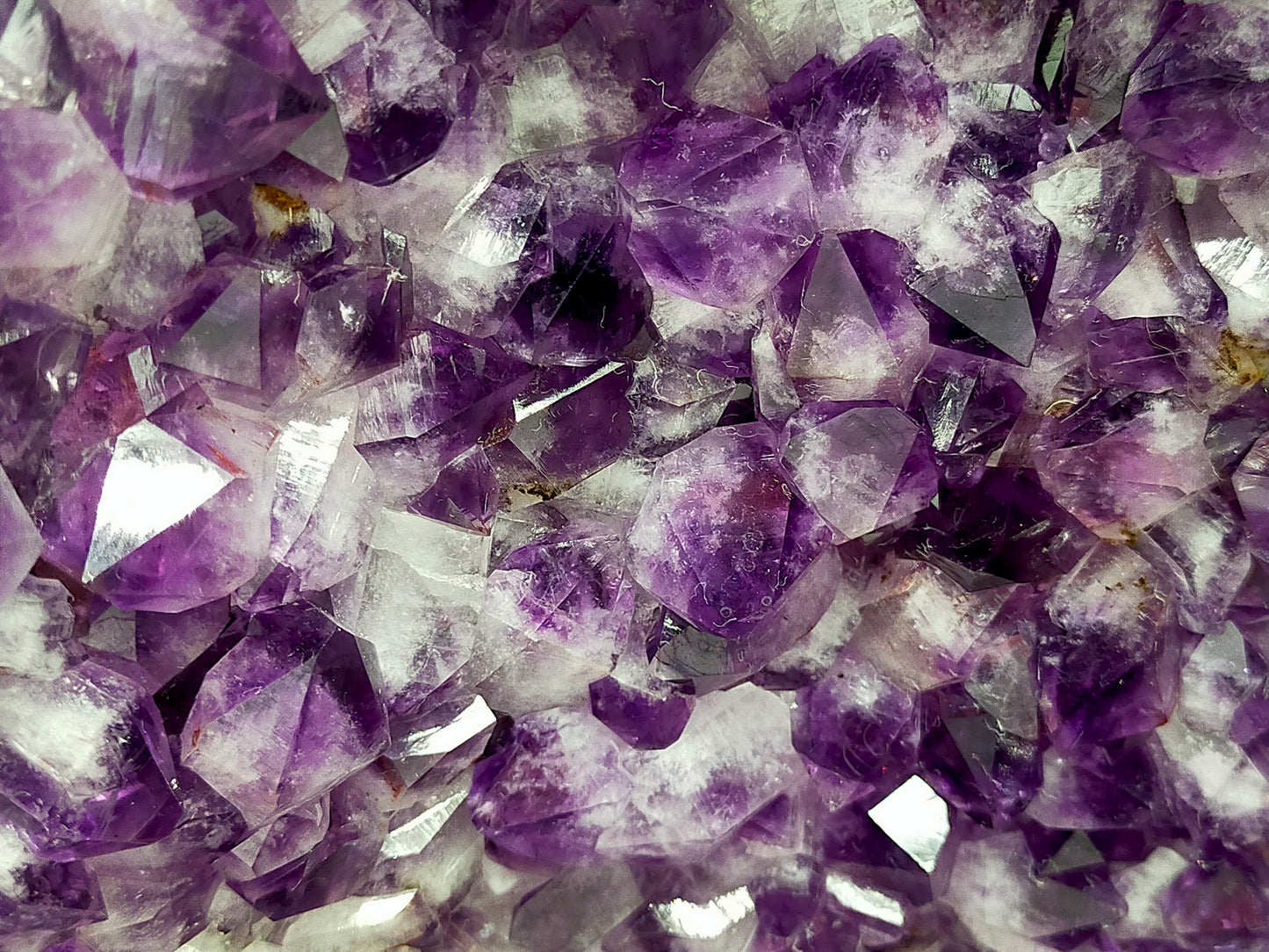 Große Amethyst Druse Geode Kristall violett Naturstein Dekoration