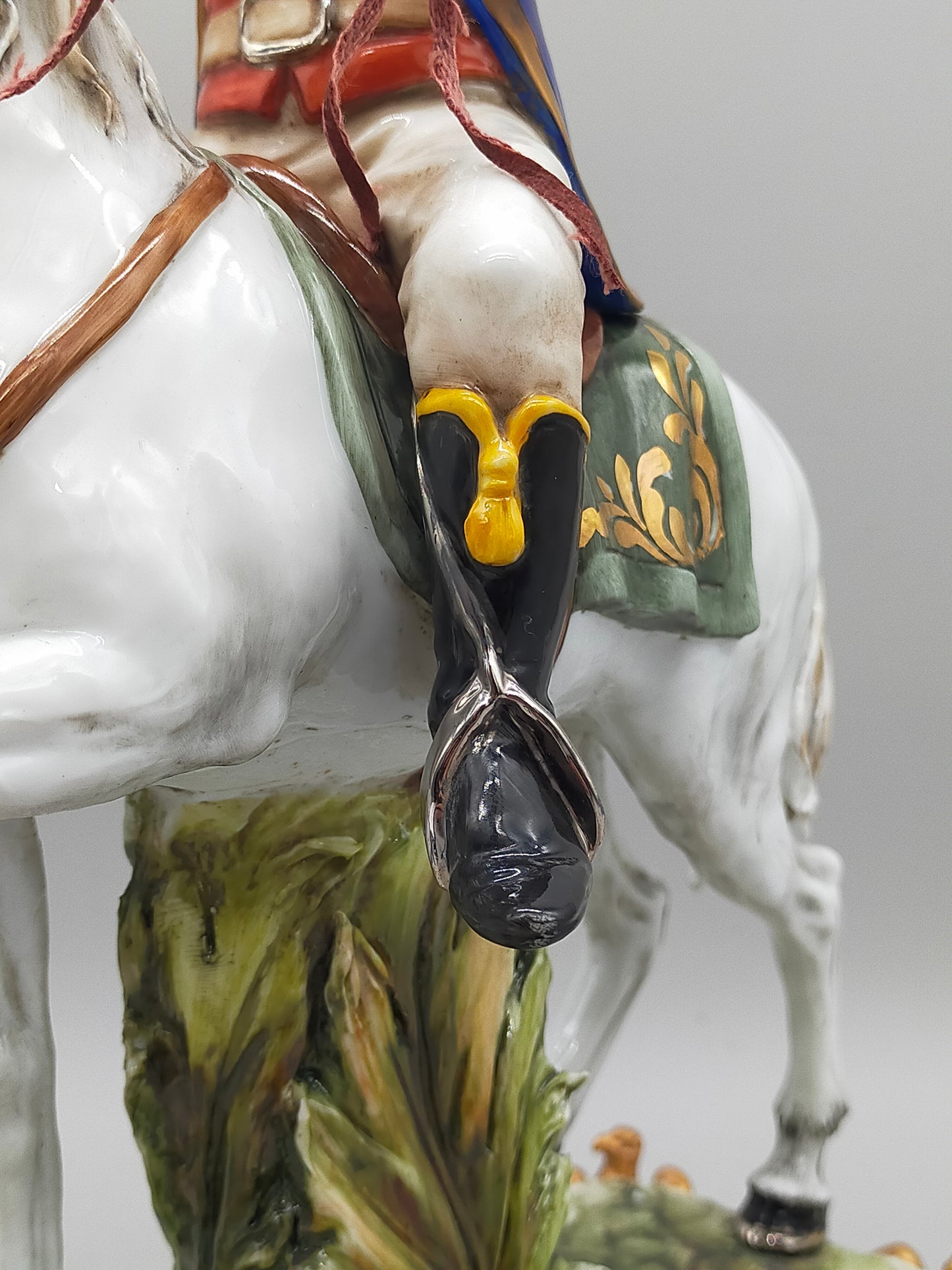 Napoleon Bonaparte Offizier 1808 - Porzellan Figur Limoges Handarbeit
