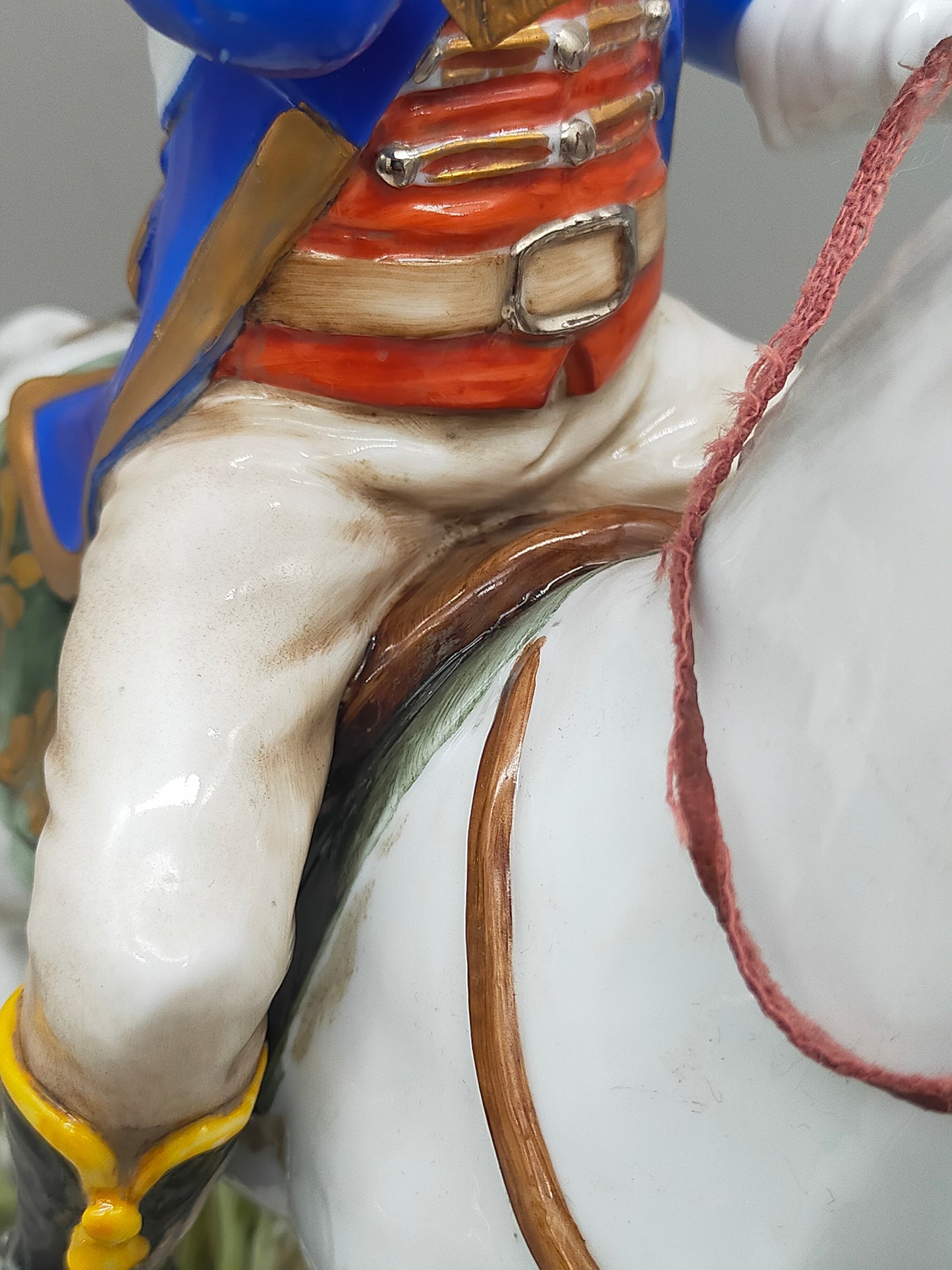 Napoleon Bonaparte Offizier 1808 - Porzellan Figur Limoges Handarbeit