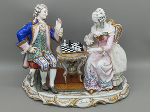 Limoges Porzellan Figur Paar Schach Szene handarbeit signiert