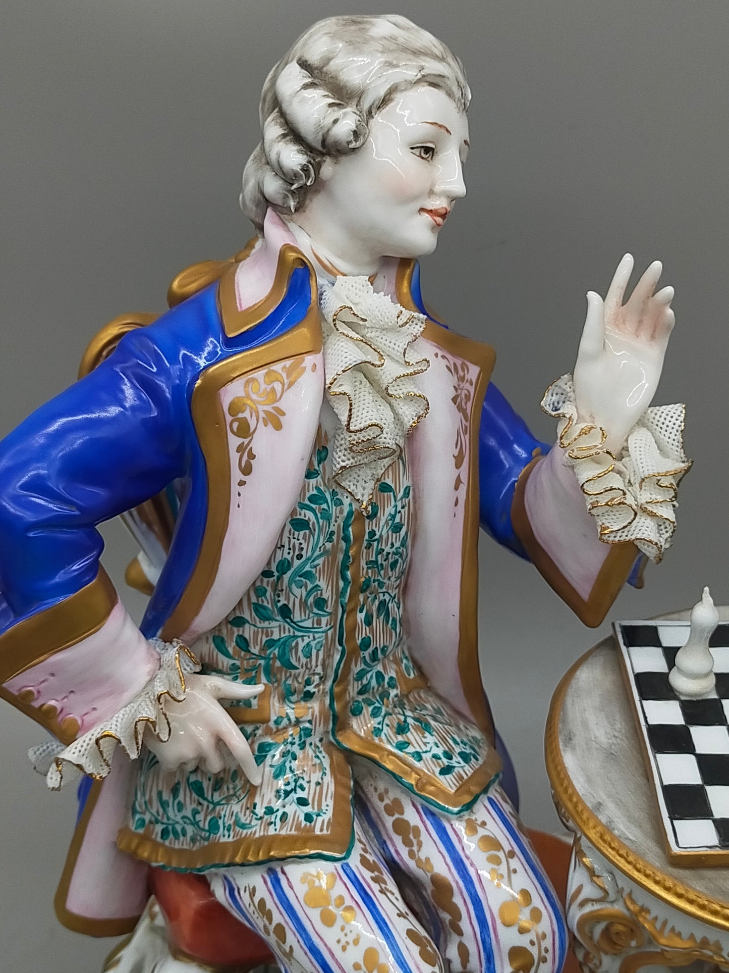 Limoges Porzellan Figur Paar Schach Szene handarbeit signiert