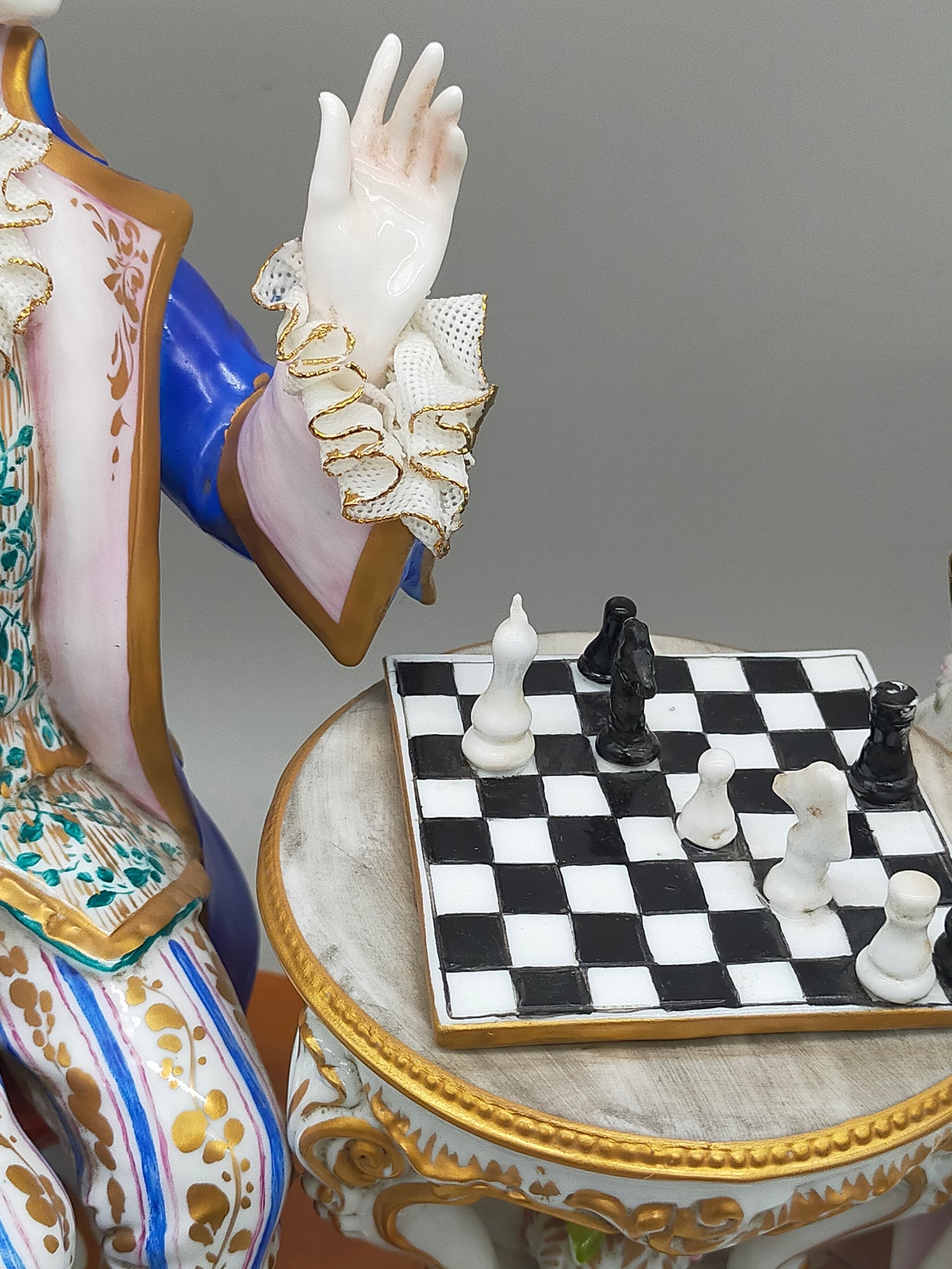 Limoges Porzellan Figur Paar Schach Szene handarbeit signiert