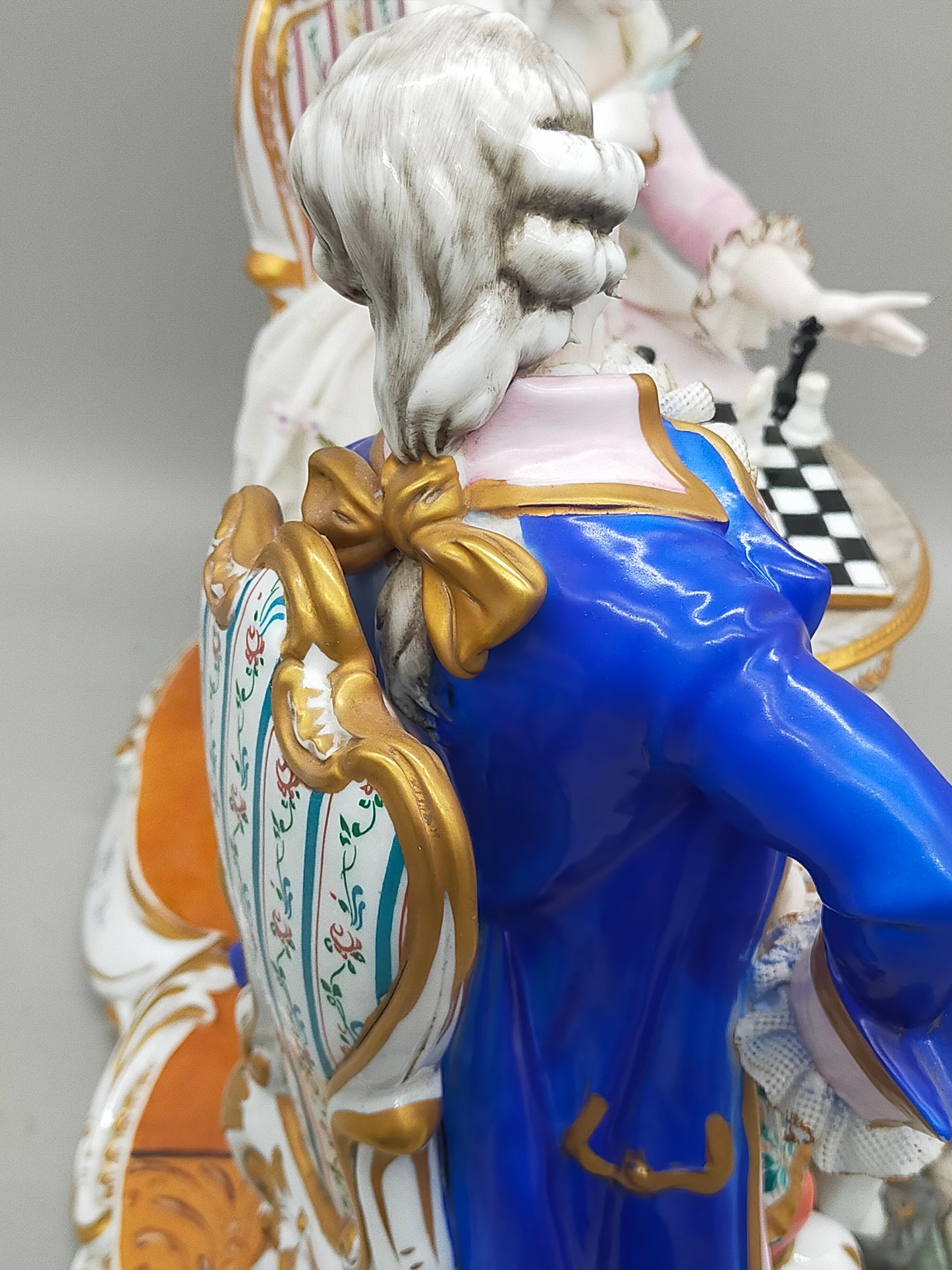 Limoges Porzellan Figur Paar Schach Szene handarbeit signiert