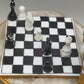 Limoges Porzellan Figur Paar Schach Szene handarbeit signiert