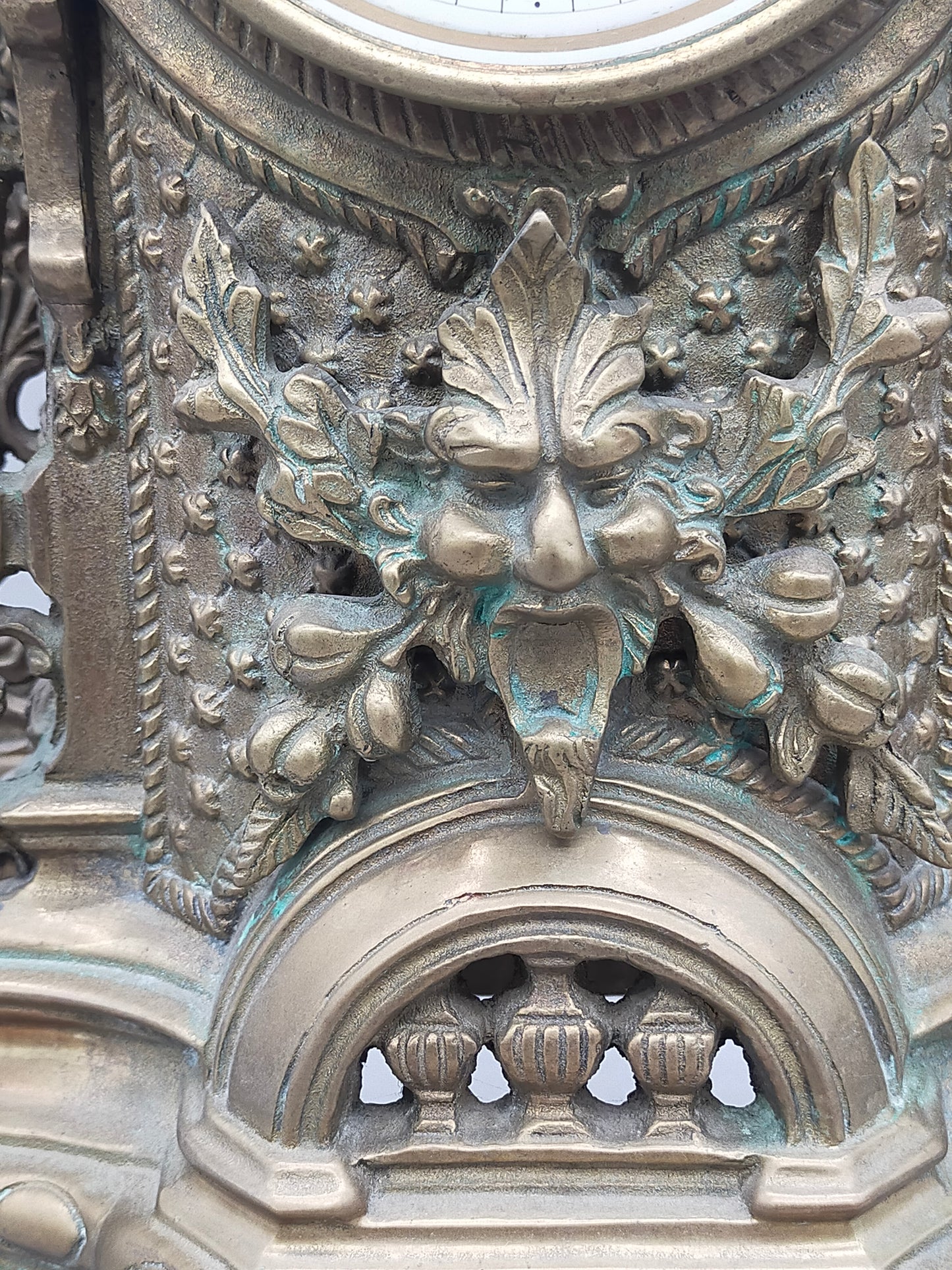 Antike LeRoy à Paris 19 Jh. Große Viktorianische Historismus Kaminuhr