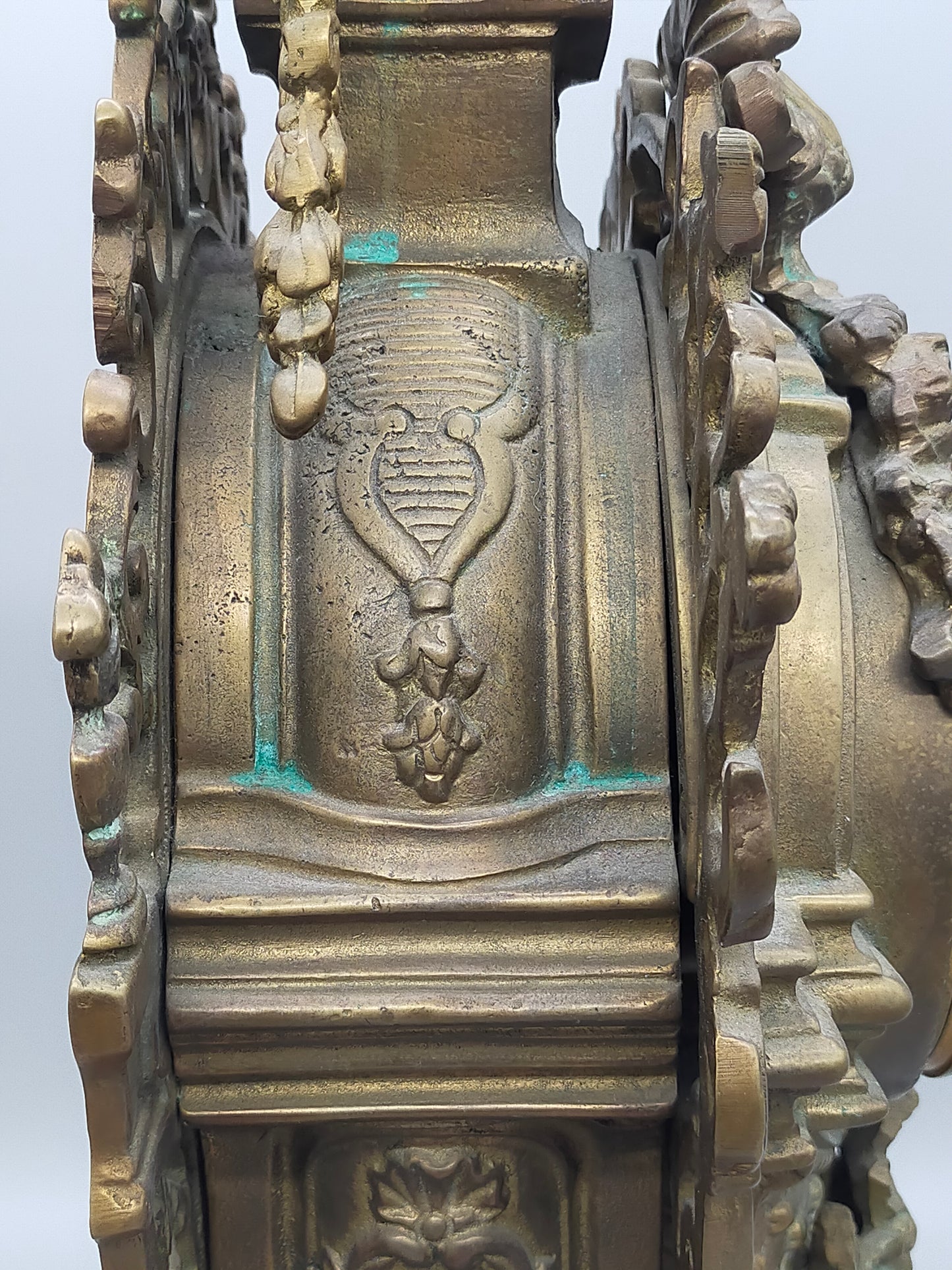 Antike LeRoy à Paris 19 Jh. Große Viktorianische Historismus Kaminuhr