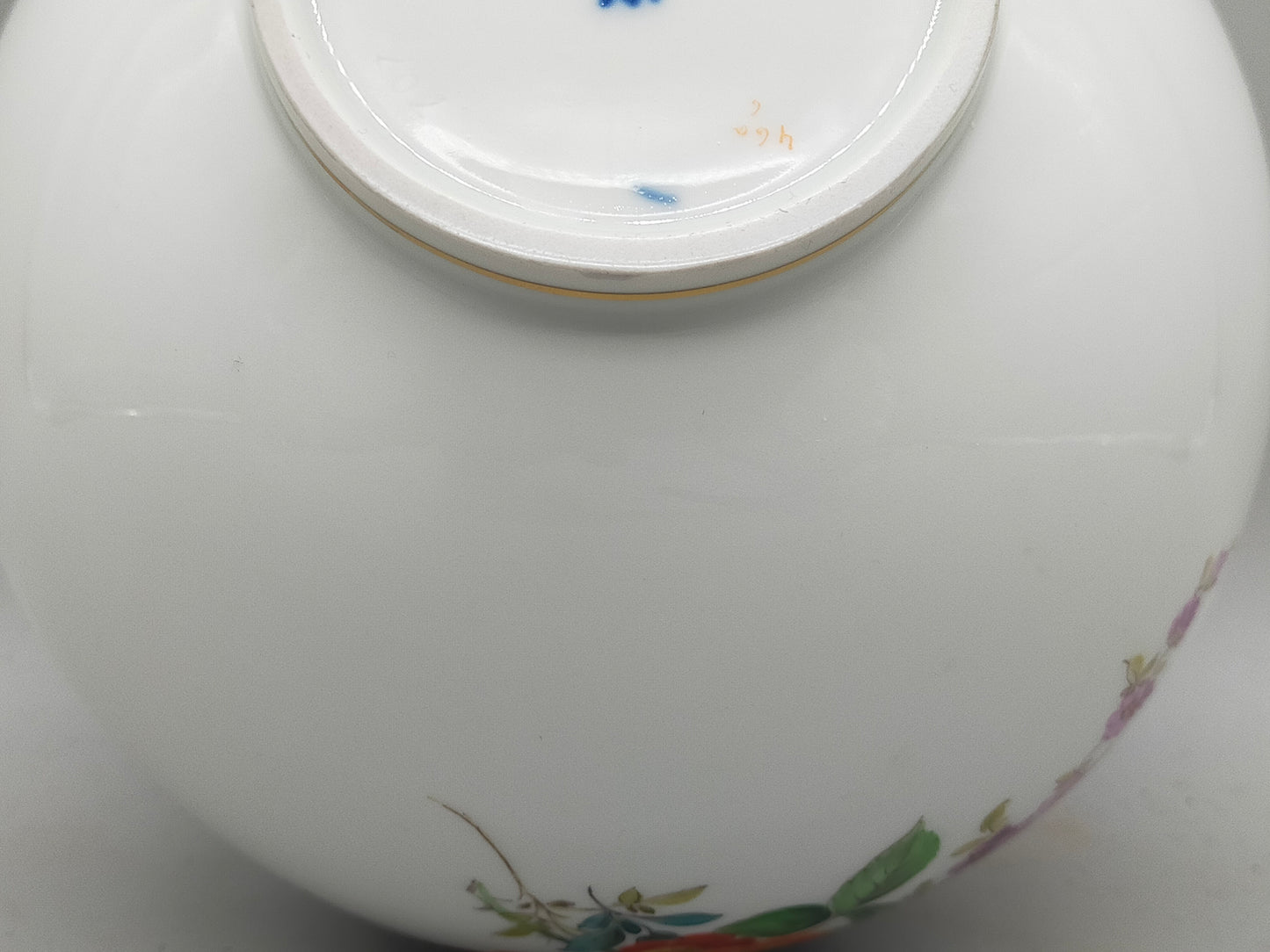Meissen Porzellan Vase handbemalt florales Dekor