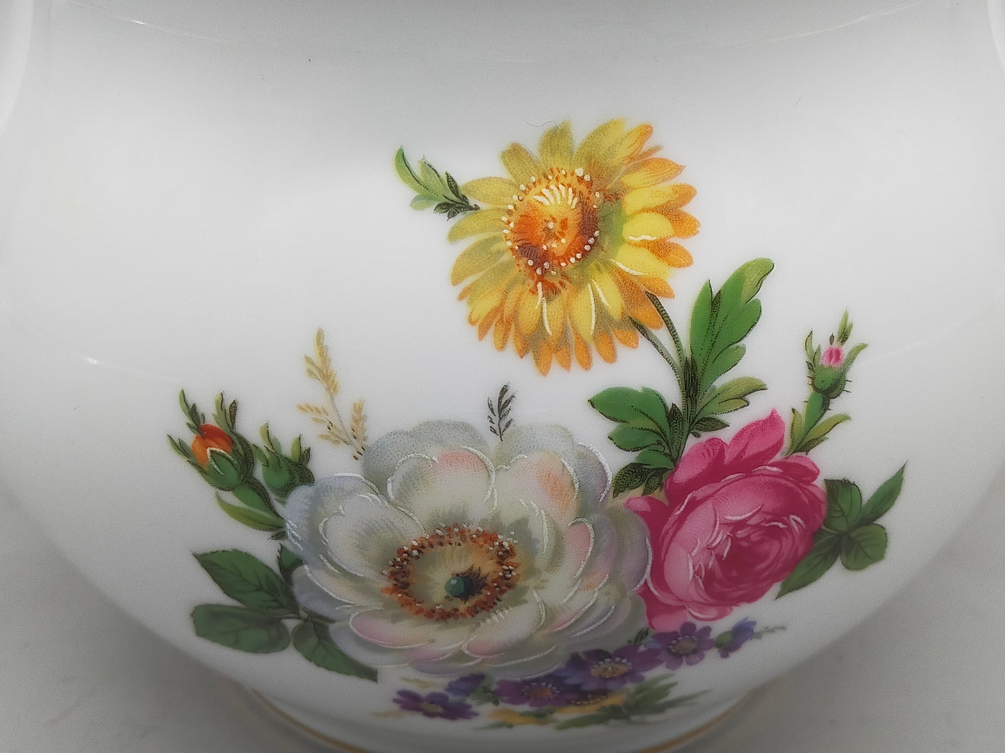Kaiser Porzellan Schale floral handbemalt mit Goldrand Farbe
