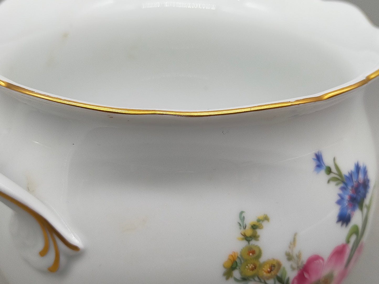 Kaiser Porzellan Schale floral handbemalt mit Goldrand Farbe