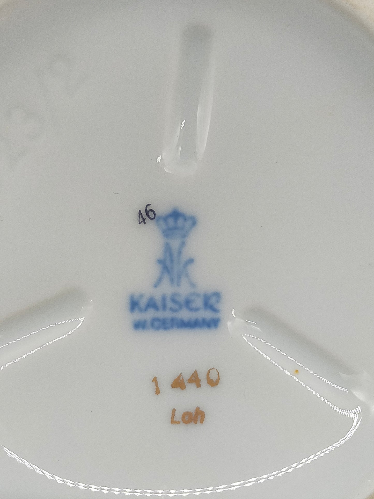 Kaiser Porzellan Schale floral handbemalt mit Goldrand Farbe