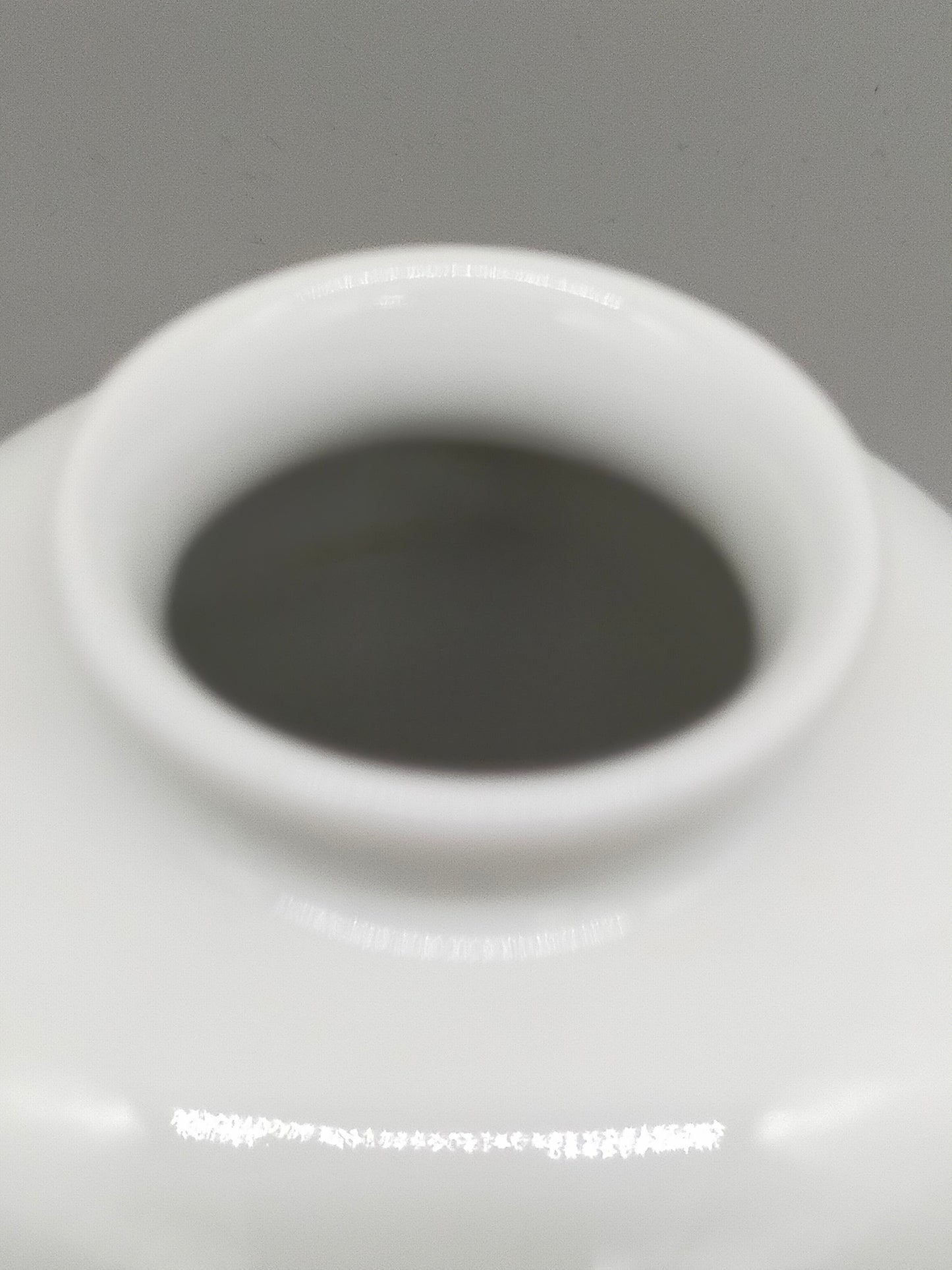 KPM Berlin Porzellan Vase – Klassisch Weiß, Zeitlose Eleganz