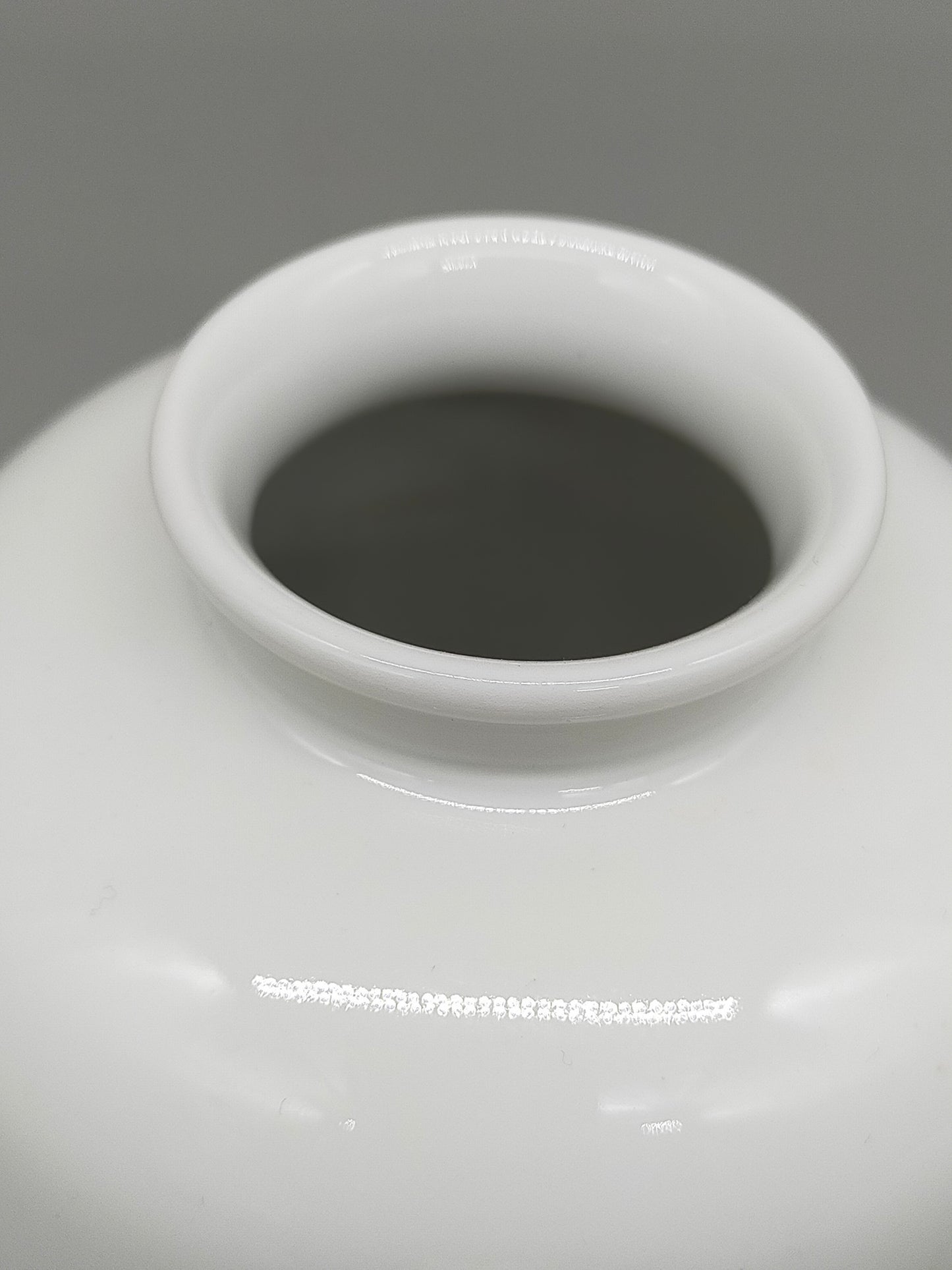 KPM Berlin Porzellan Vase – Klassisch Weiß, Zeitlose Eleganz