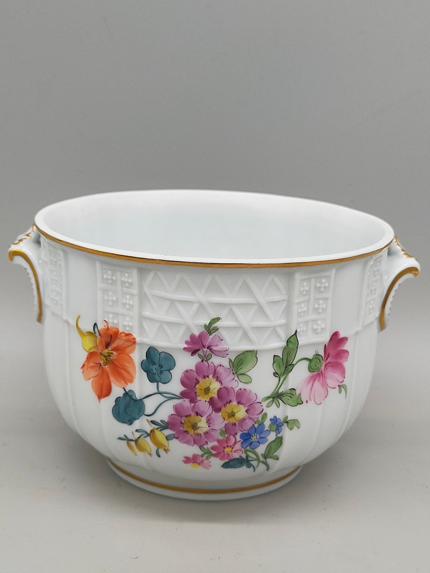 Dresden Porzellan Schale mit Blumenmalerei – Handbemalt