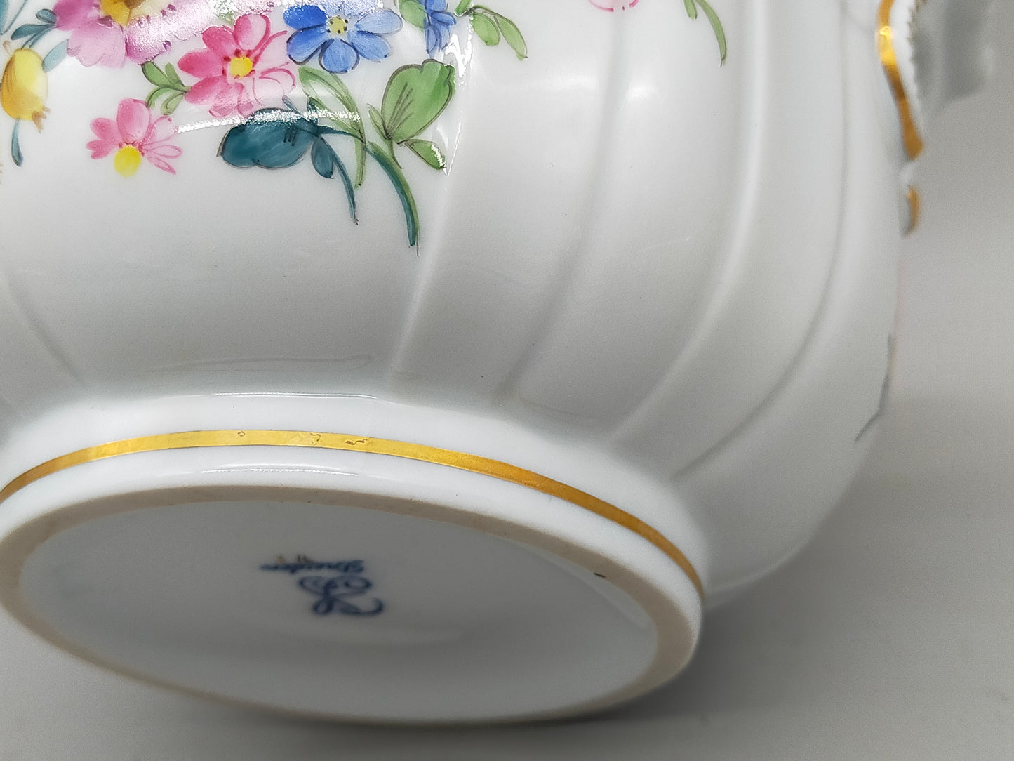 Dresden Porzellan Schale mit Blumenmalerei – Handbemalt