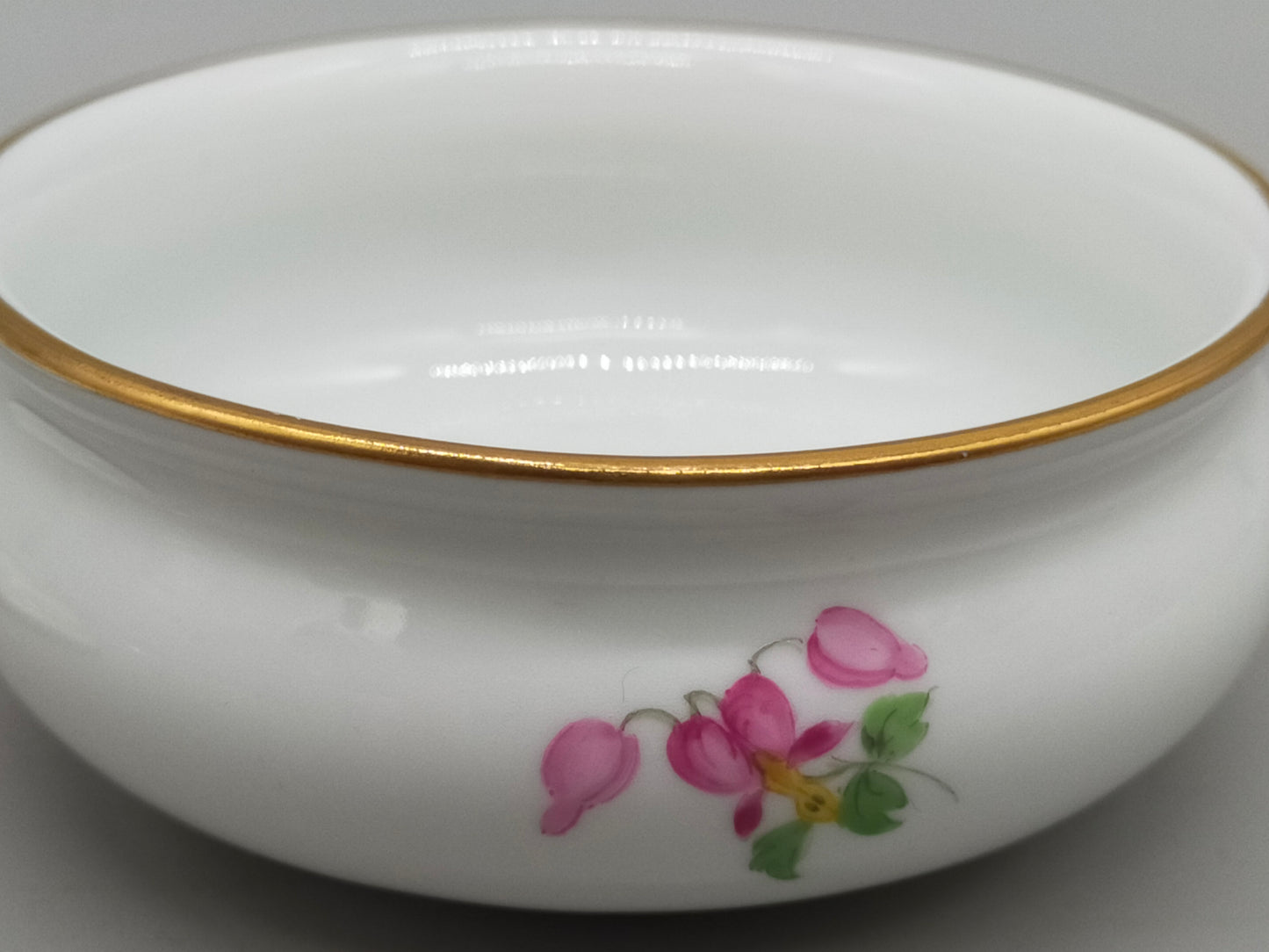 Meissen Porzellan Dose mit Deckel – Handbemalt & Goldfarberand