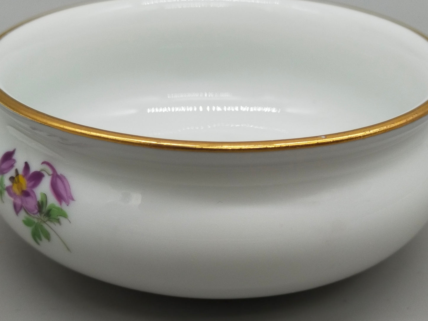 Meissen Porzellan Dose mit Deckel – Handbemalt & Goldfarberand