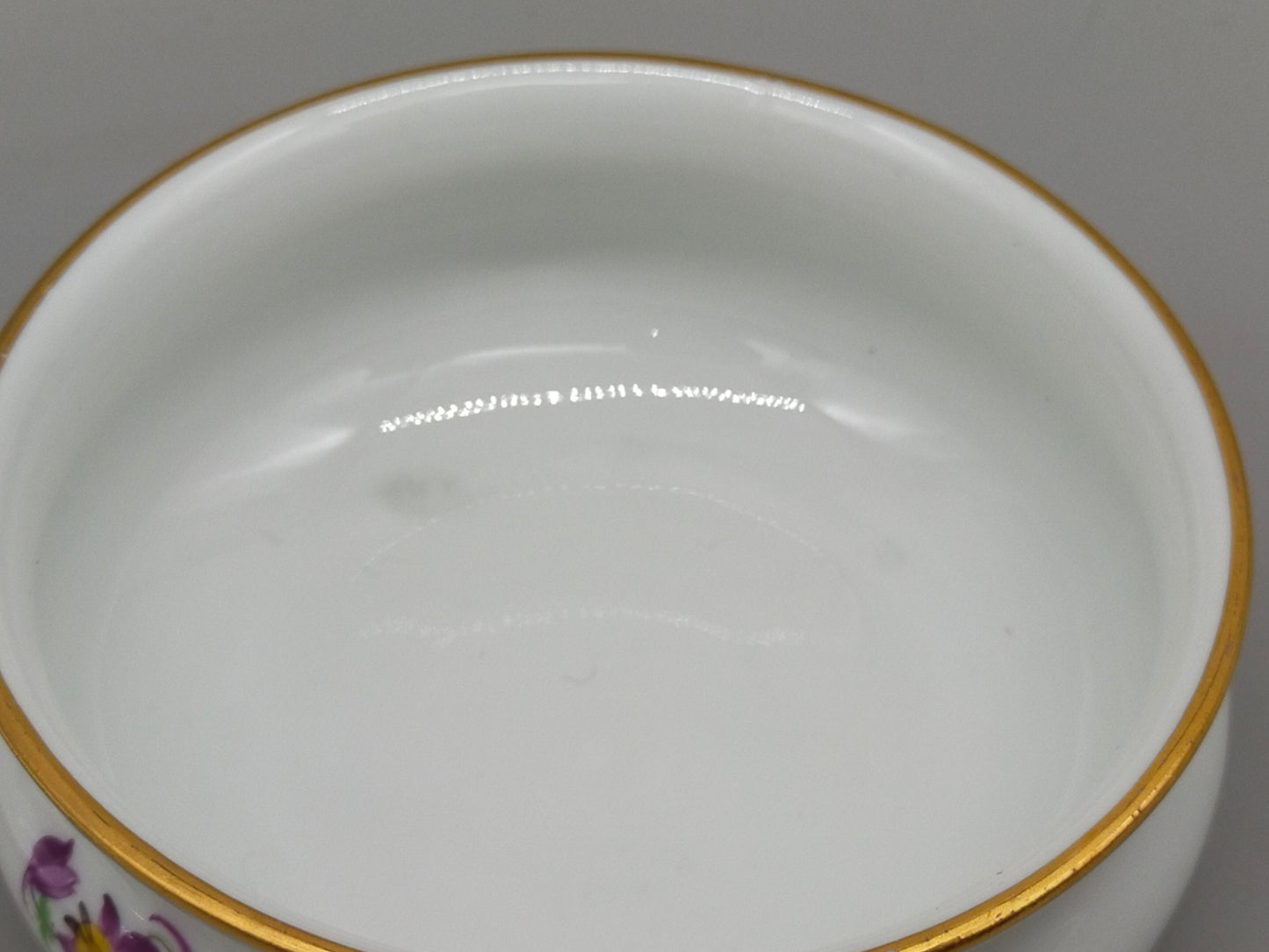 Meissen Porzellan Dose mit Deckel – Handbemalt & Goldfarberand