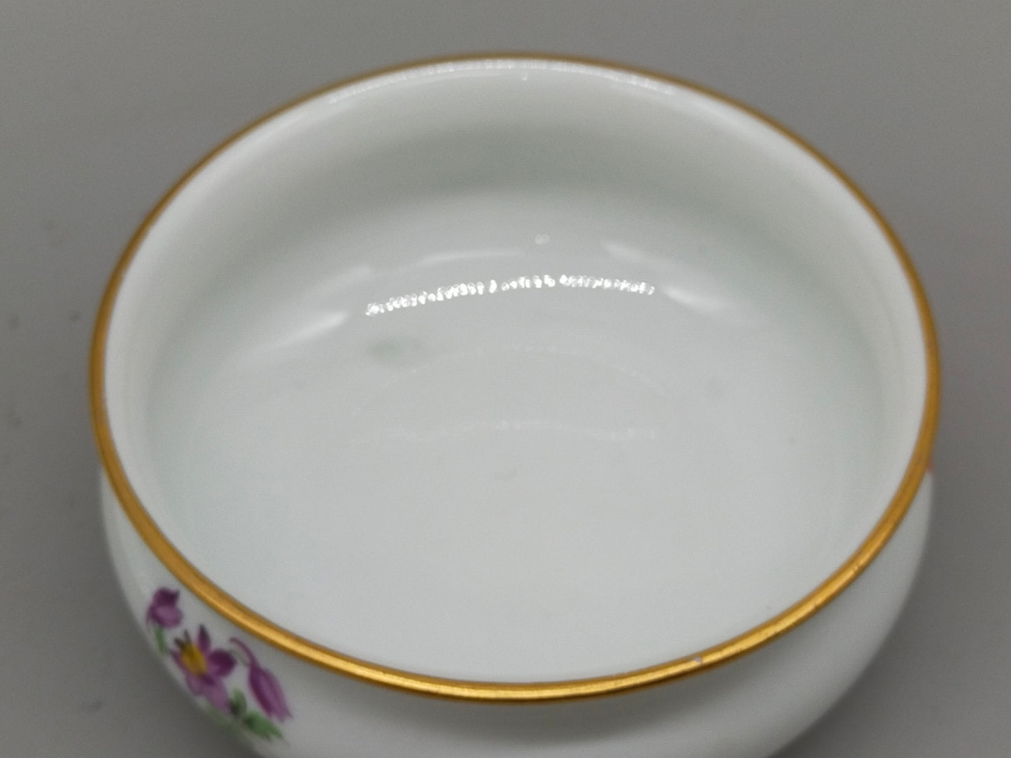 Meissen Porzellan Dose mit Deckel – Handbemalt & Goldfarberand