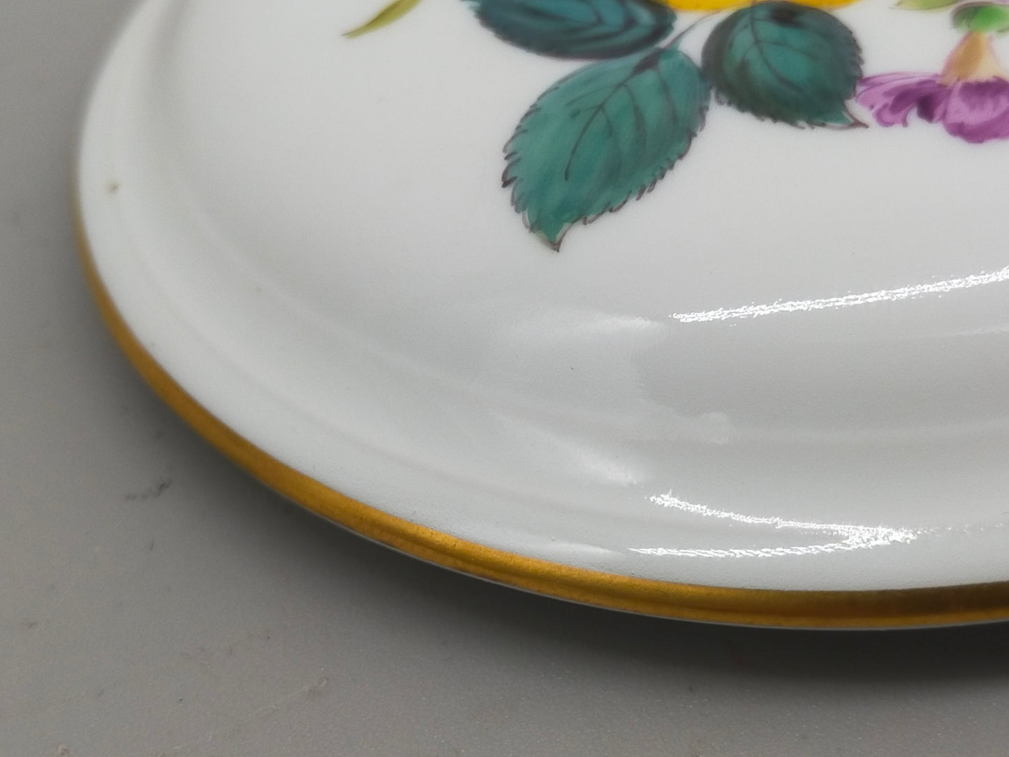 Meissen Porzellan Dose mit Deckel – Handbemalt & Goldfarberand