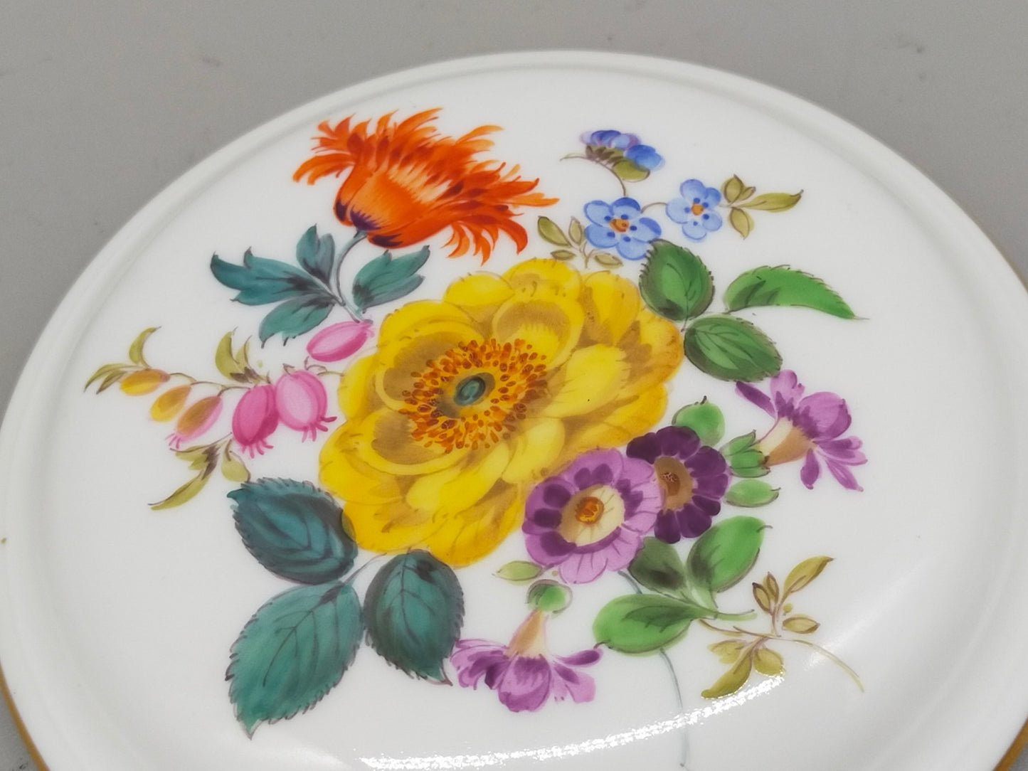 Meissen Porzellan Dose mit Deckel – Handbemalt & Goldfarberand