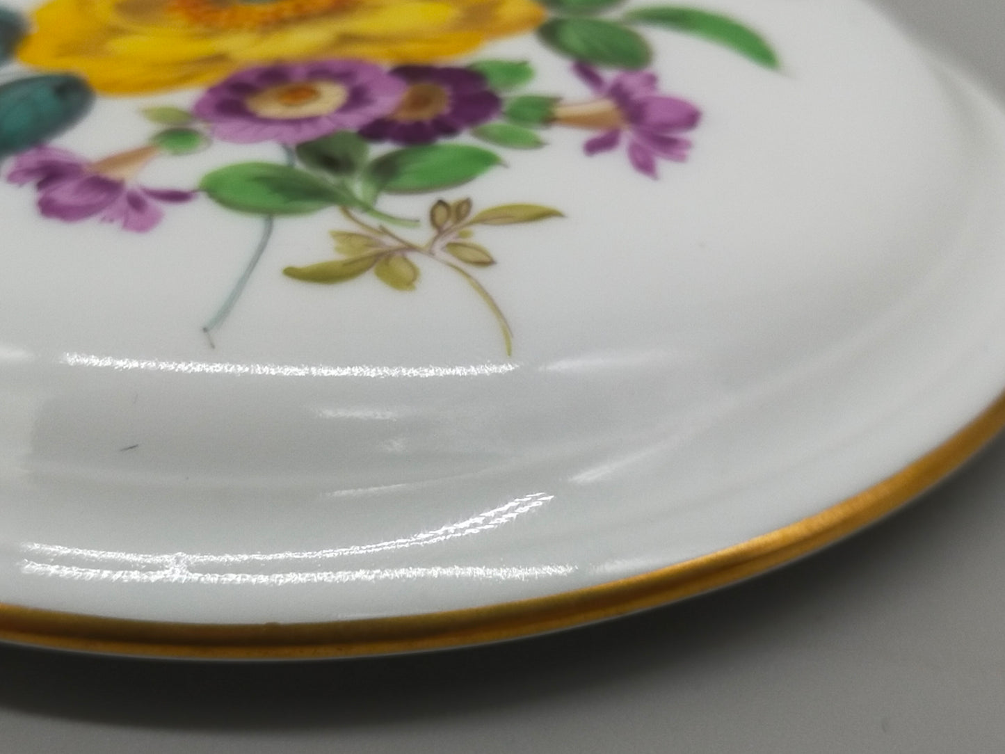 Meissen Porzellan Dose mit Deckel – Handbemalt & Goldfarberand